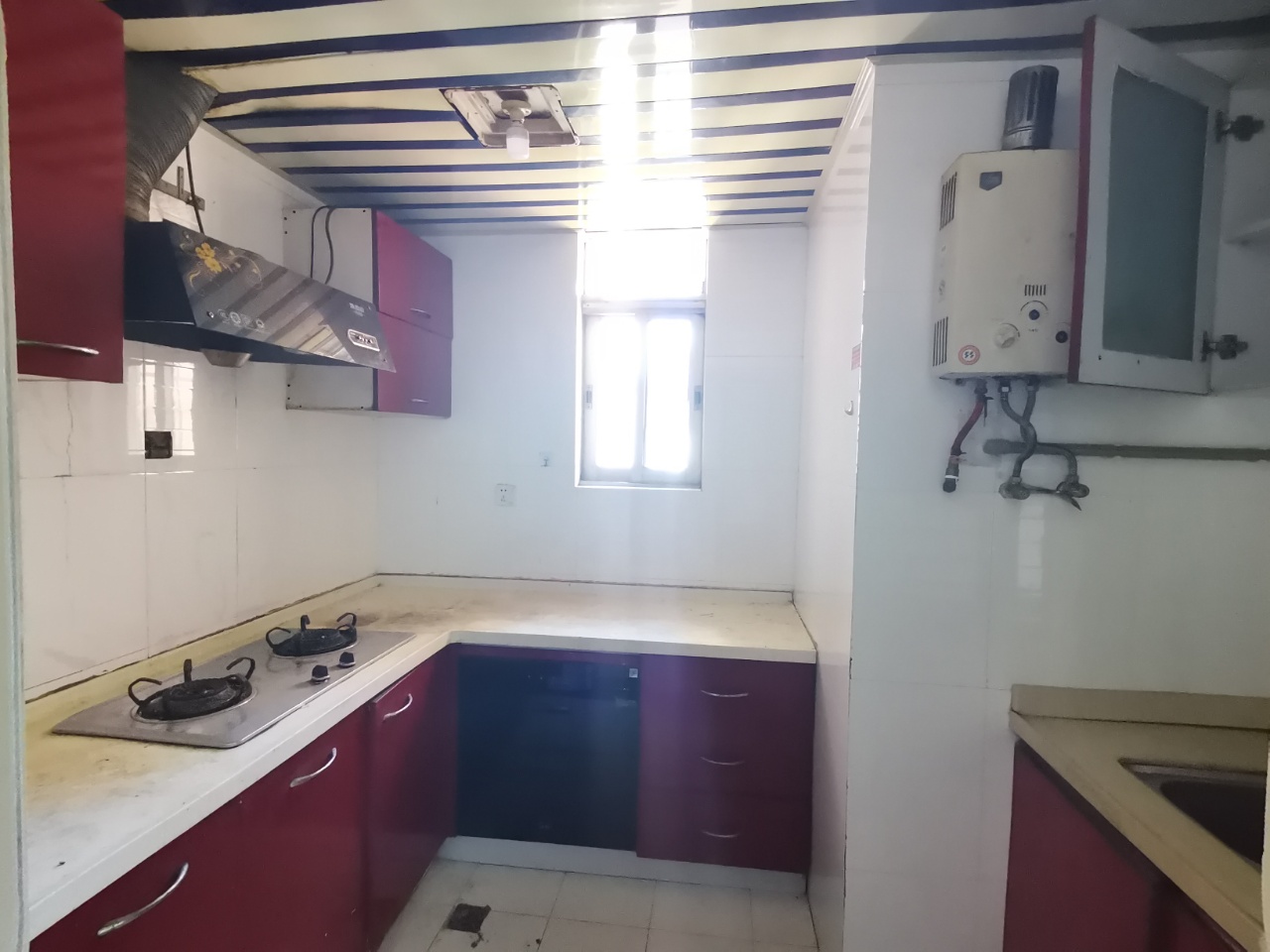 康业花园 3室2厅2卫 94.0万 康业花园 3室2厅2卫 94.0万室内图