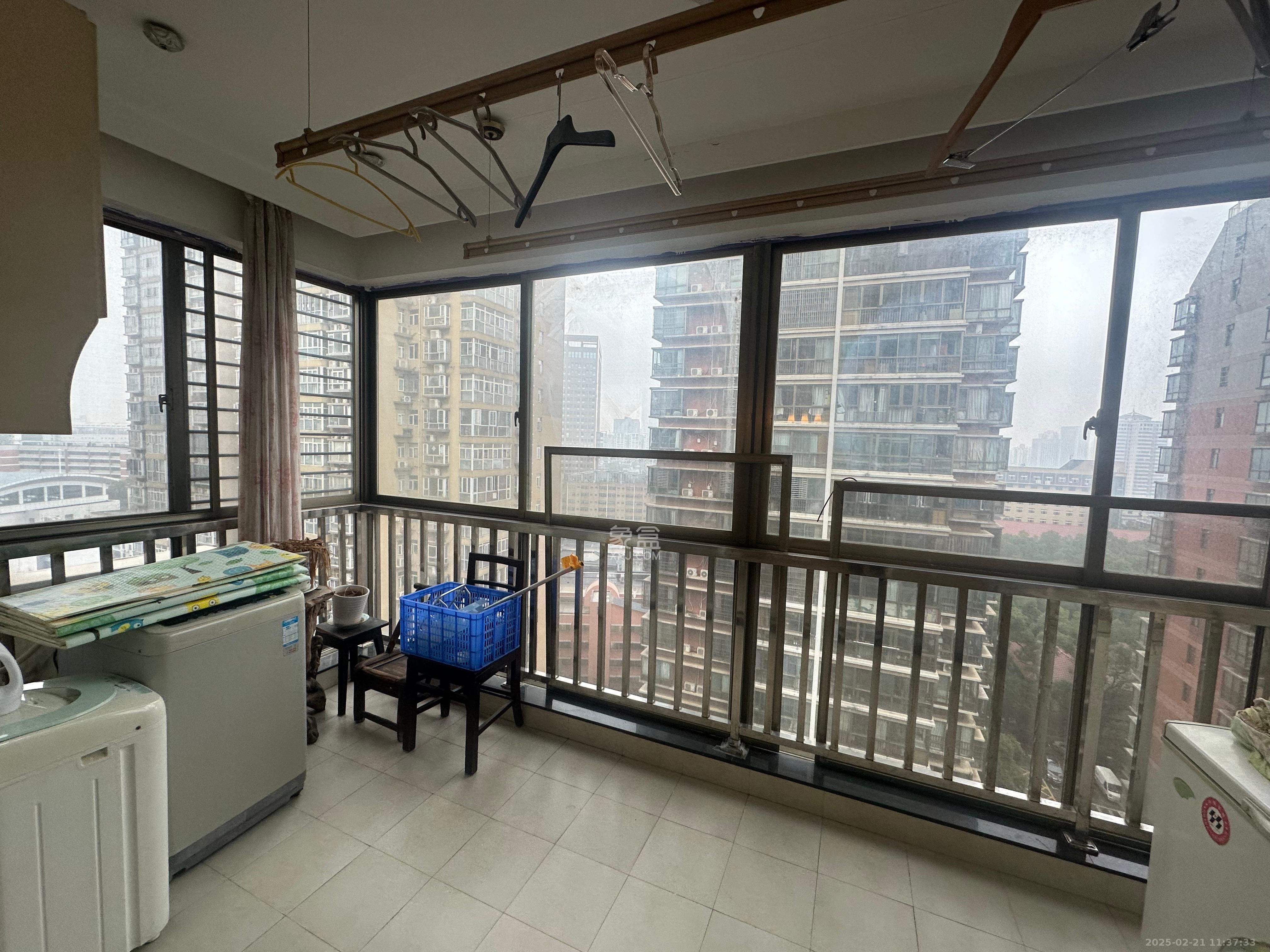 中天枫景园 4室2厅2卫 6200.0元/月 中天枫景园 4室2厅2卫 6200.0元/月室内图