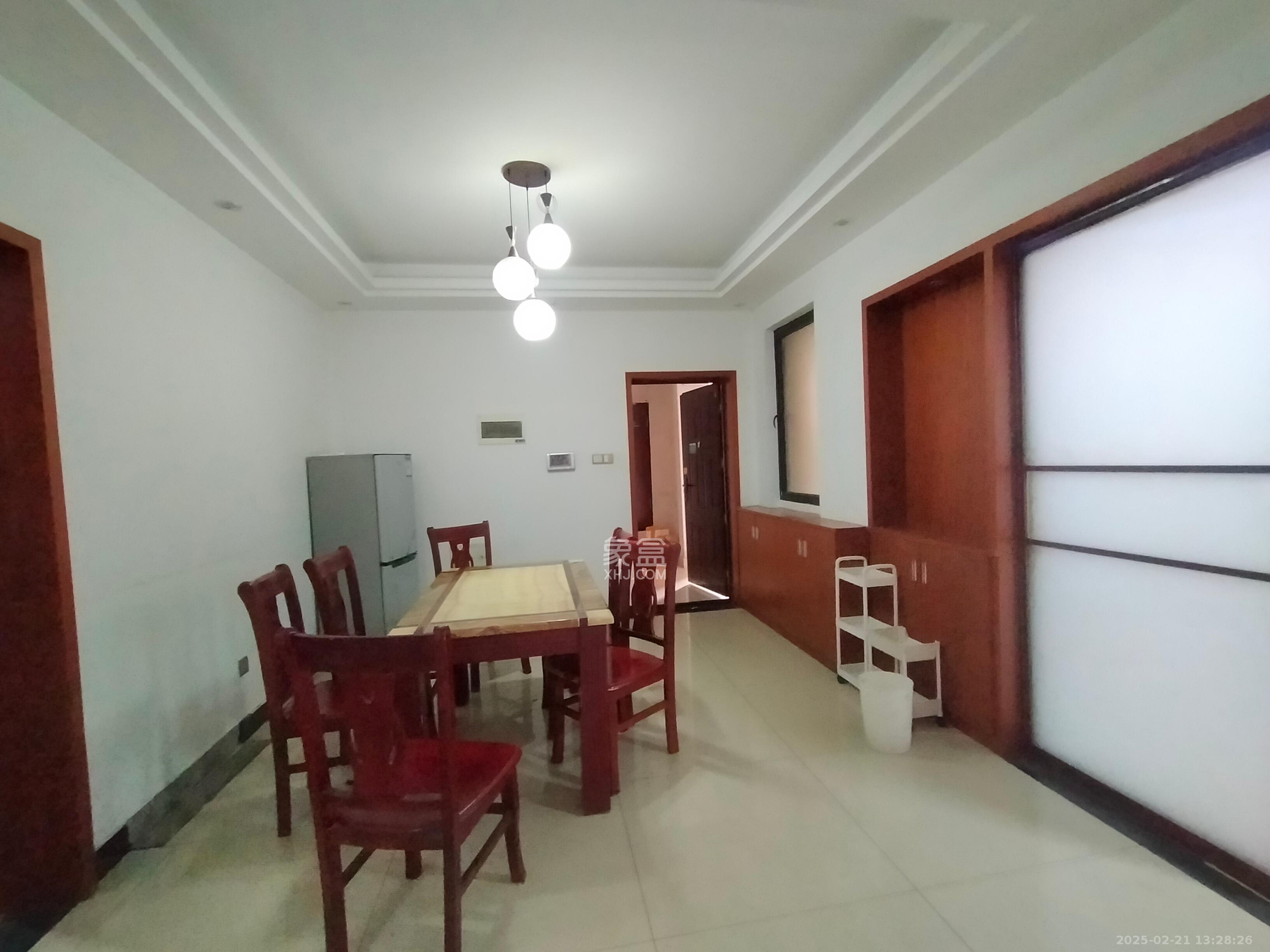 翡翠云天  2室2厅1卫    1600.0元/月 翡翠云天  2室2厅1卫    1600.0元/月室内图