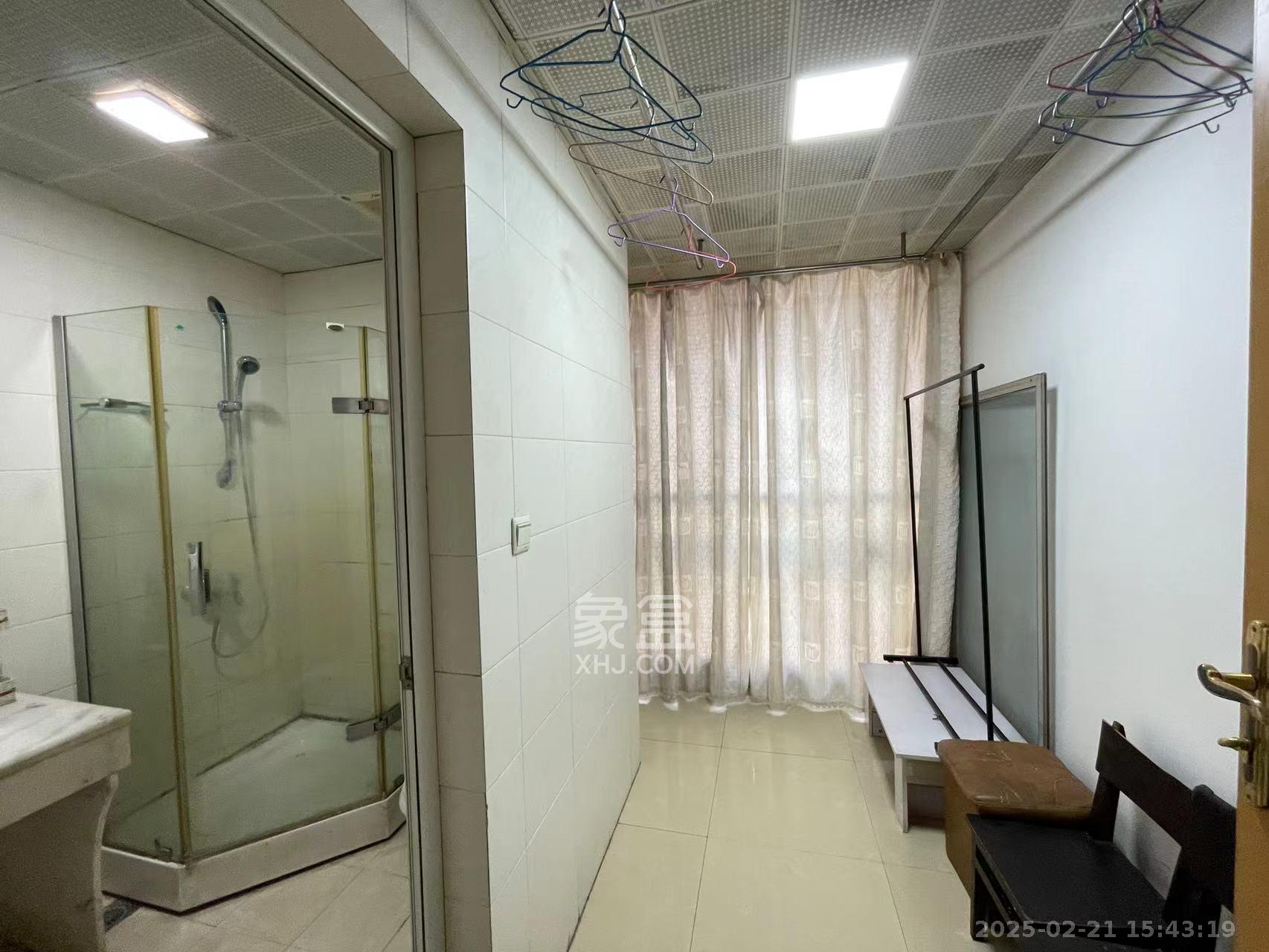 湘农桥社区  3室2厅2卫    2600.0元/月 湘农桥社区  3室2厅2卫    2600.0元/月室内图