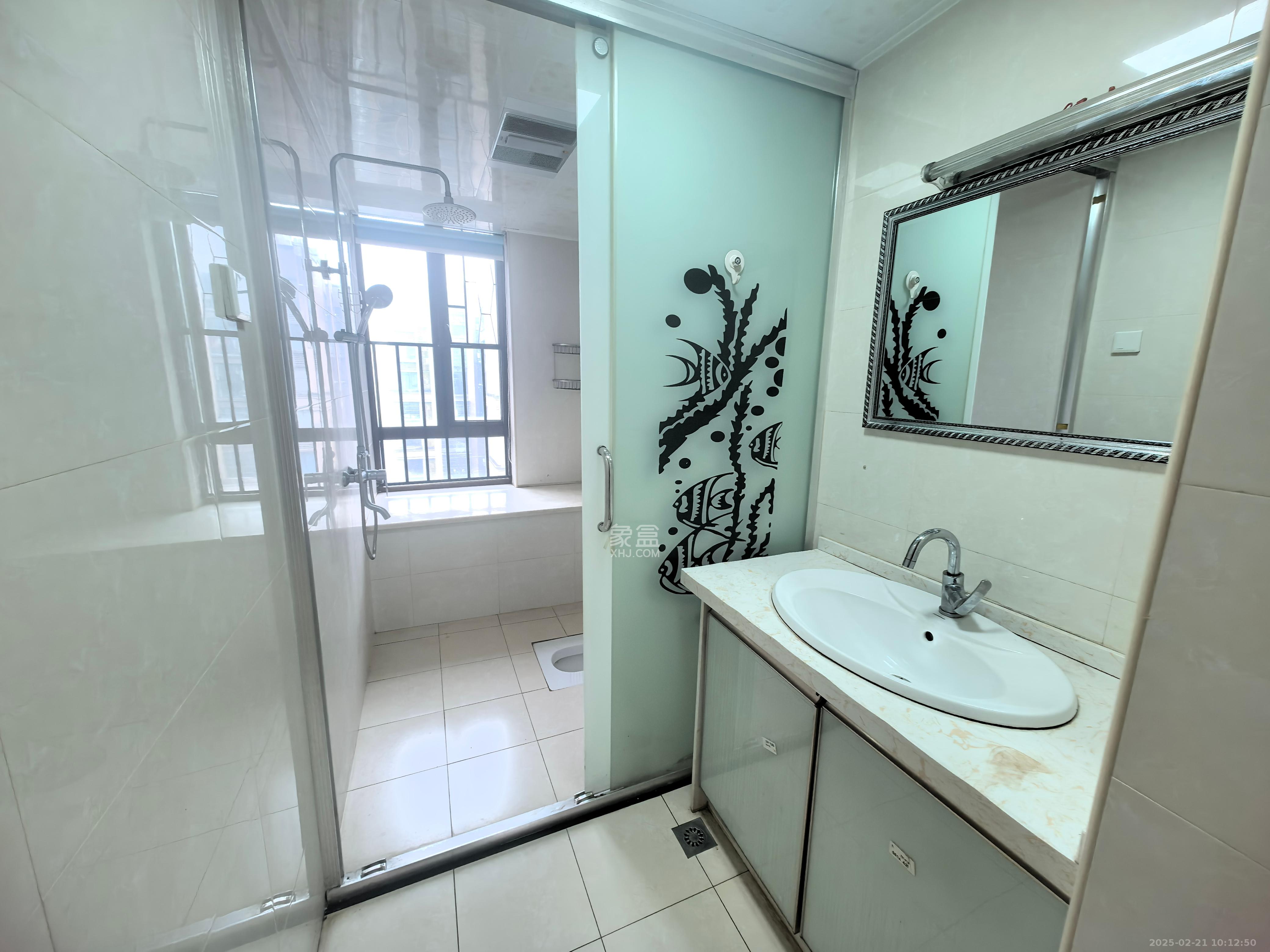 华润凤凰城三期 3室2厅2卫 2000.0元/月 华润凤凰城三期 3室2厅2卫 2000.0元/月室内图