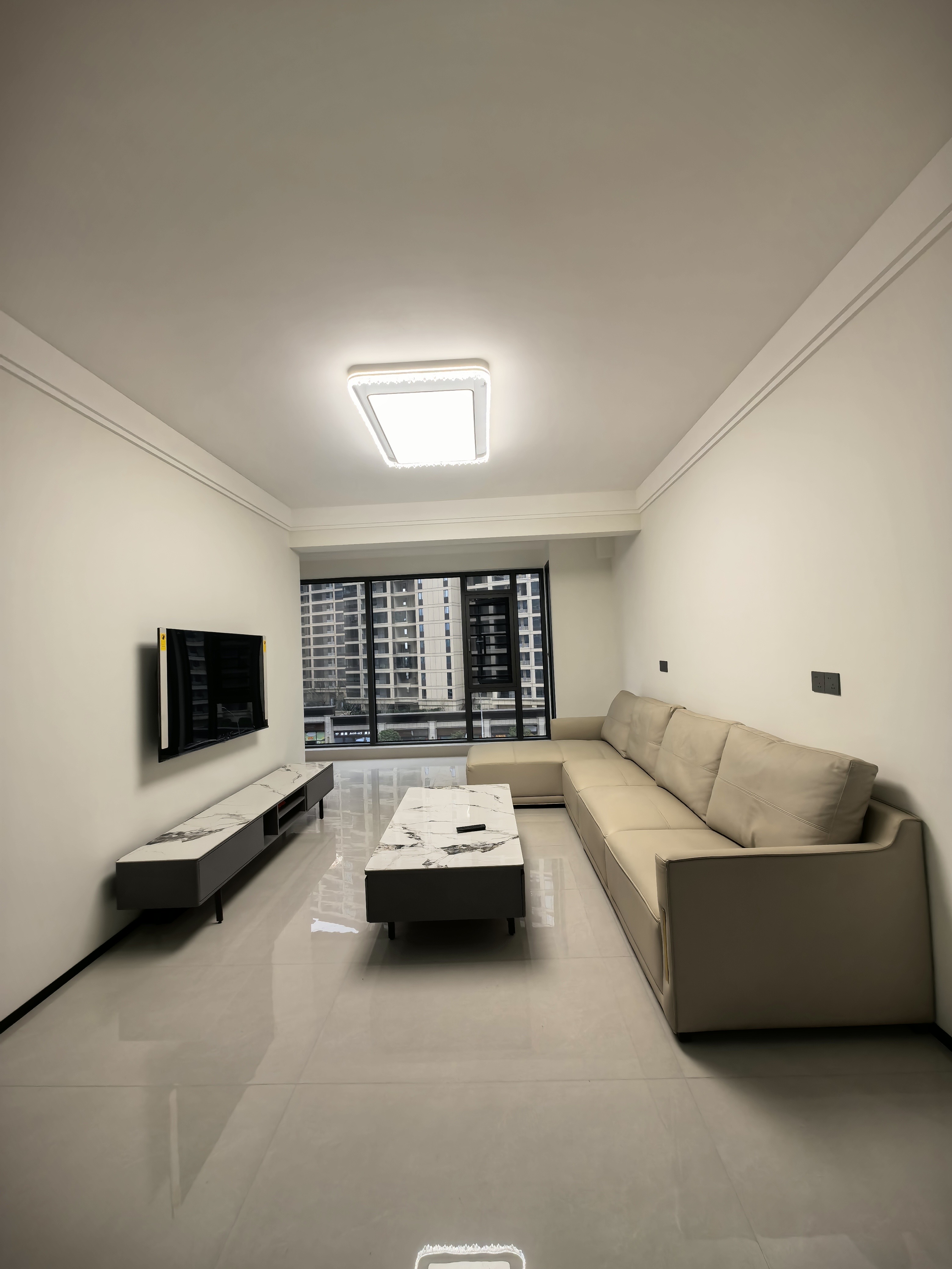 吾悦广场  3室2厅2卫    2000.0元/月室内图