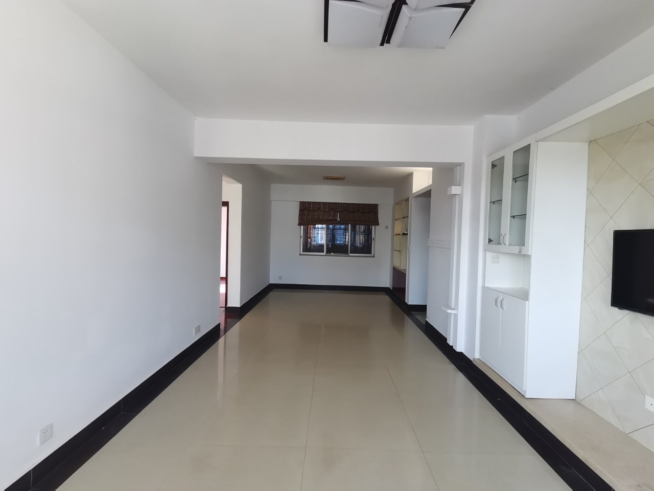 康业花园 3室2厅2卫 94.0万 康业花园 3室2厅2卫 94.0万室内图