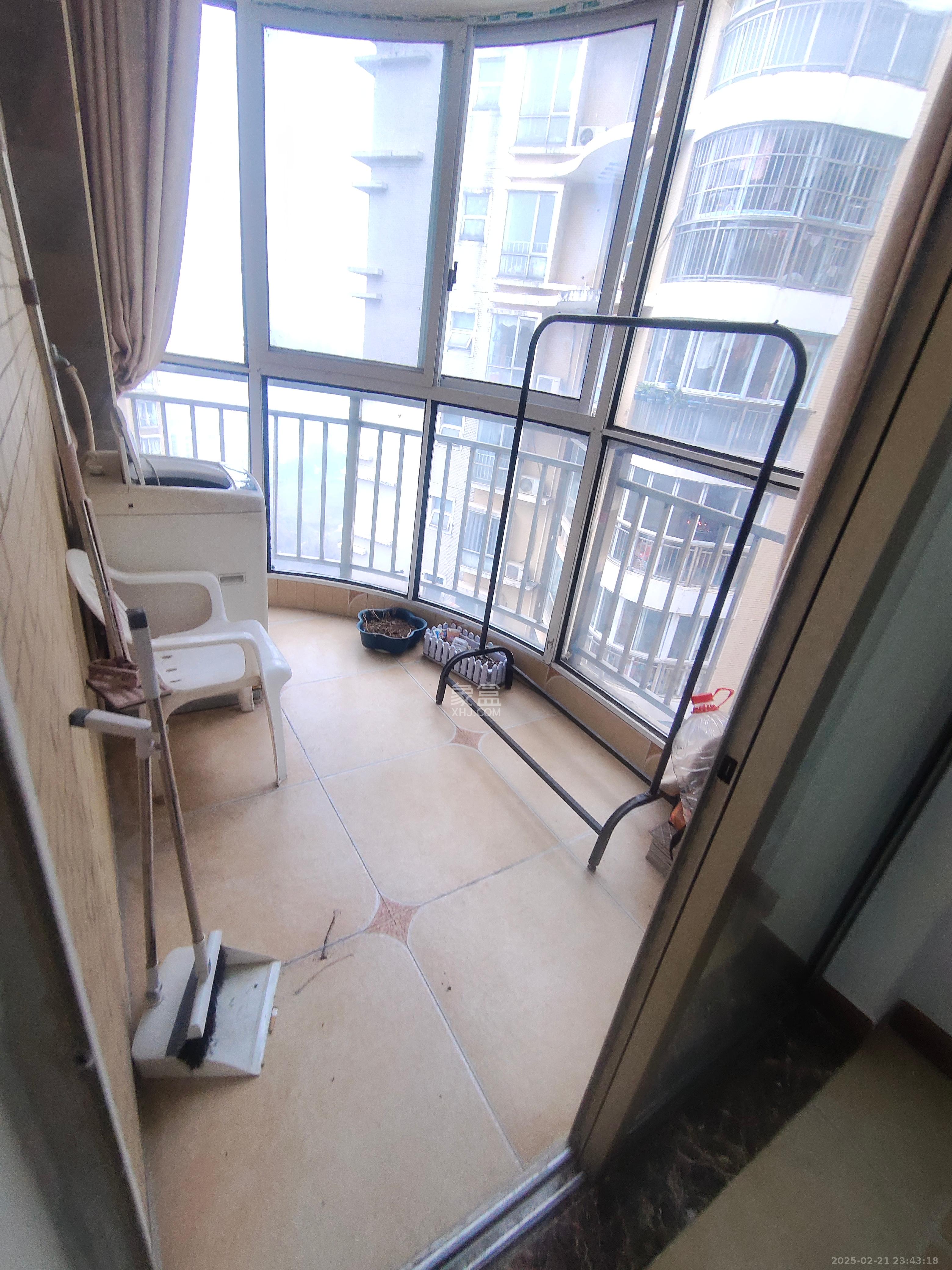 海拔东方 2室2厅1卫 2200.0元/月 海拔东方 2室2厅1卫 2200.0元/月室内图