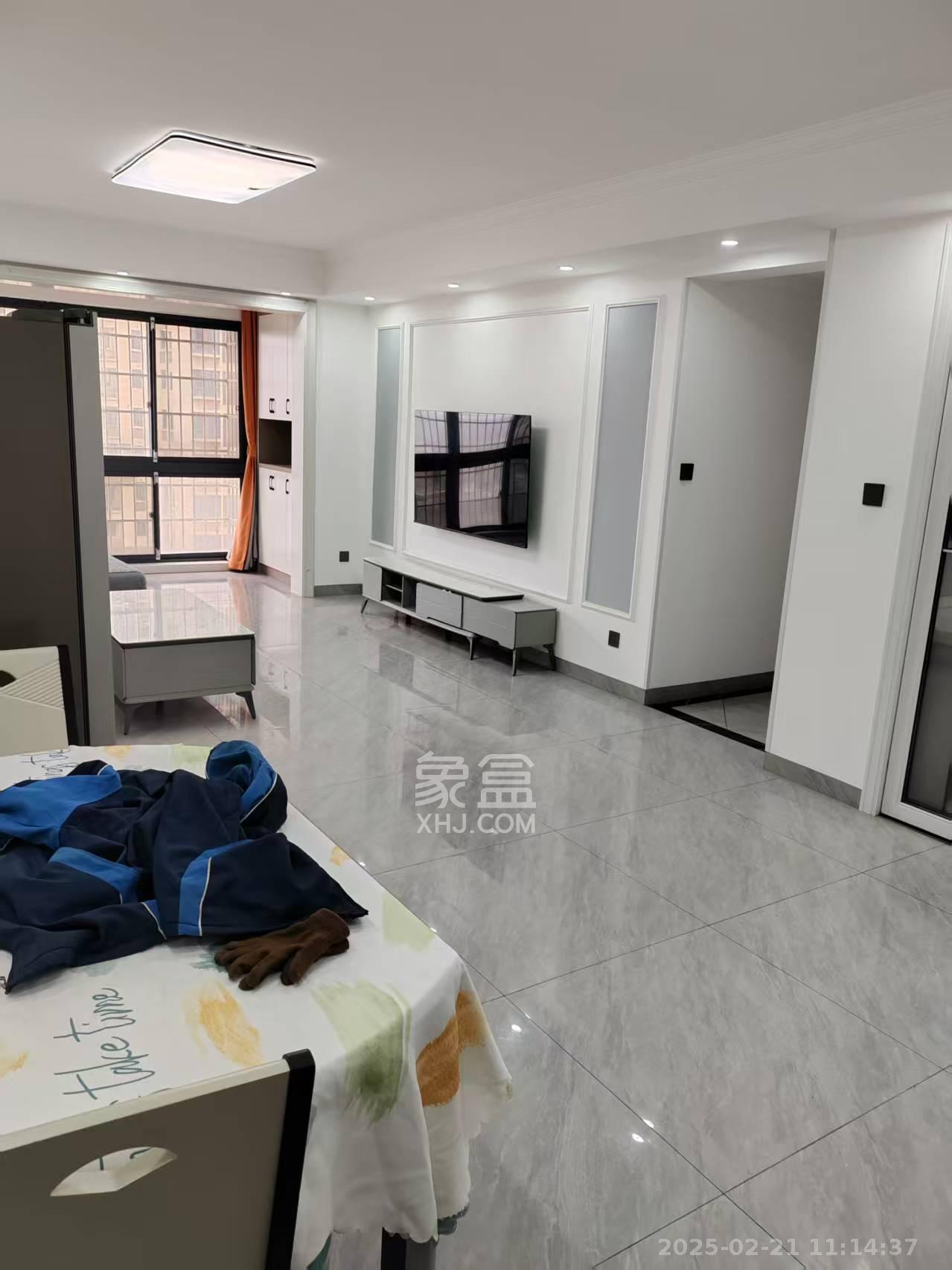 金南家园三期  4室2厅2卫   3000.00元/月室内图