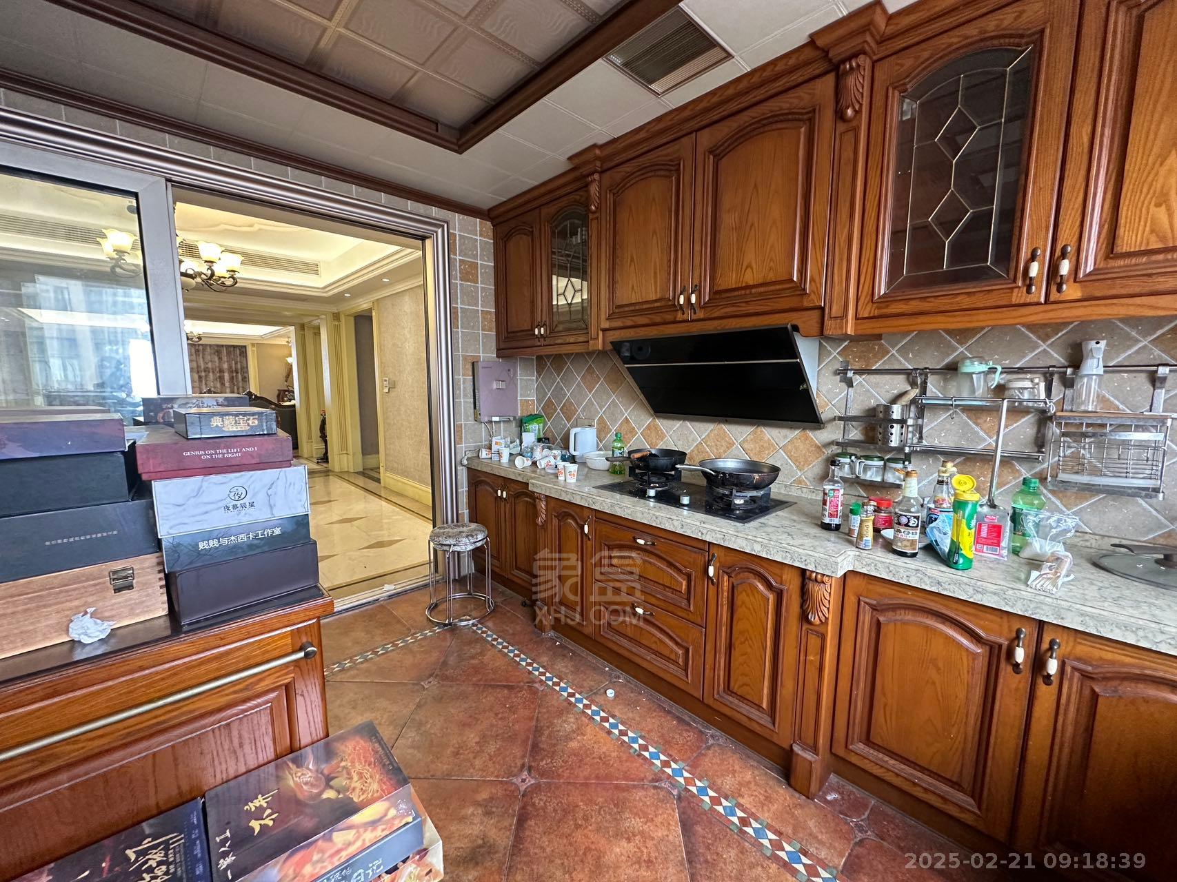 奥园养生城 4室2厅4卫 5300.0元/月 奥园养生城 4室2厅4卫 5300.0元/月室内图