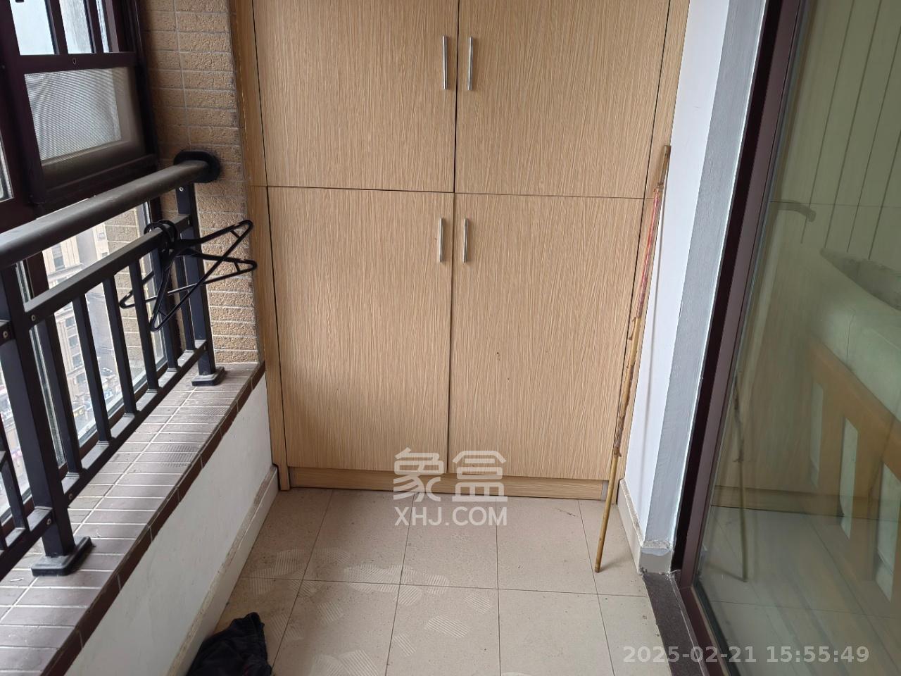 中海国际二期  3室2厅2卫    1800.0元/月 中海国际二期  3室2厅2卫    1800.0元/月室内图