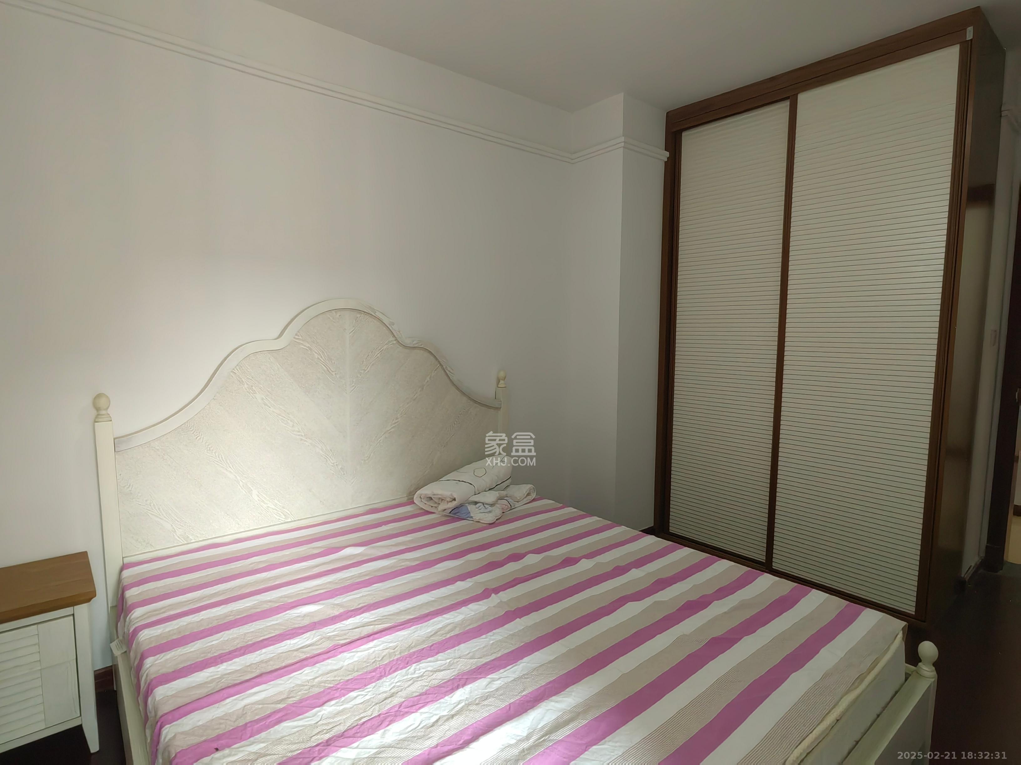 中海国际四期  2室2厅1卫    2000.0元/月 中海国际四期  2室2厅1卫    2000.0元/月室内图