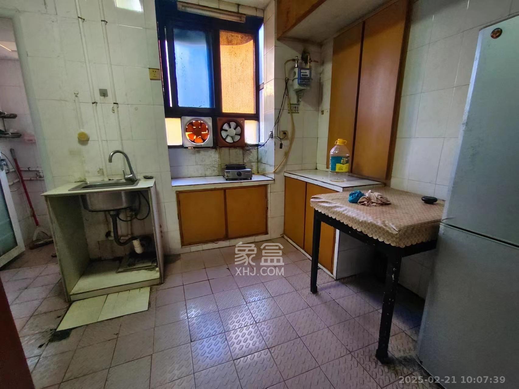 长沙市医疗器械有限公司宿舍 2室1厅1卫 1200.0元/月 长沙市医疗器械有限公司宿舍 2室1厅1卫 1200.0元/月室内图