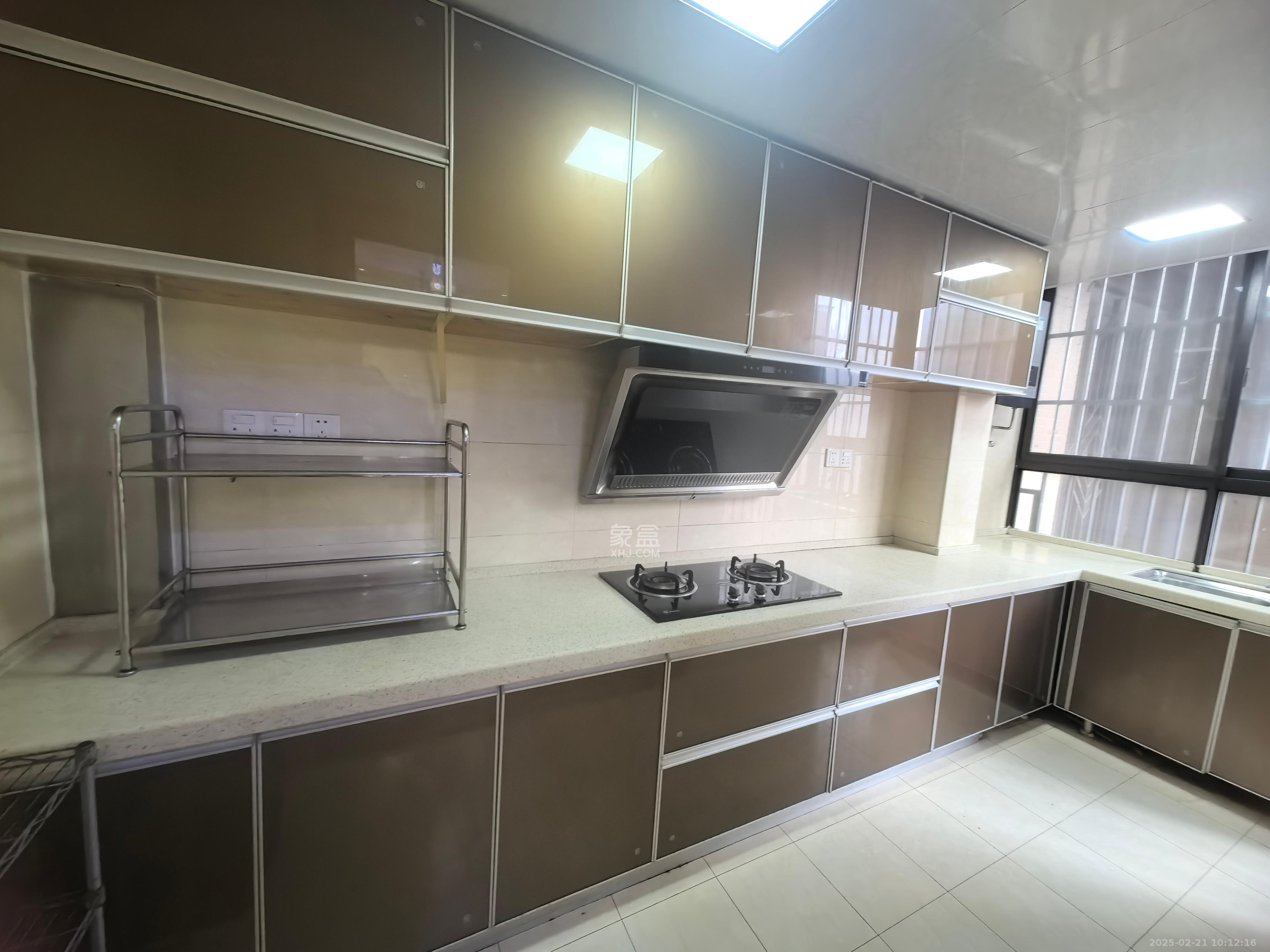 华润凤凰城三期 3室2厅2卫 2000.0元/月 华润凤凰城三期 3室2厅2卫 2000.0元/月室内图