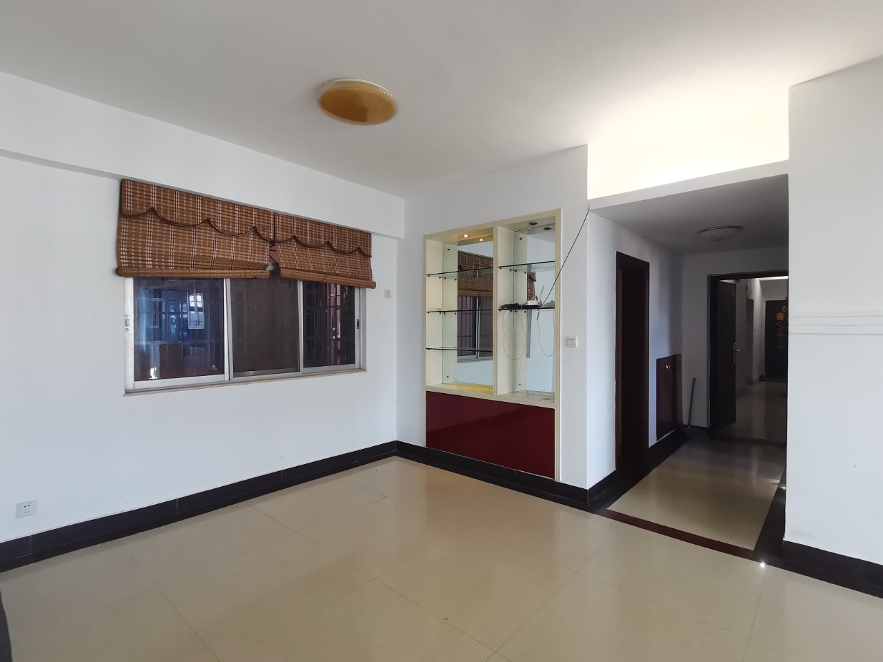 康业花园 3室2厅2卫 94.0万 康业花园 3室2厅2卫 94.0万室内图