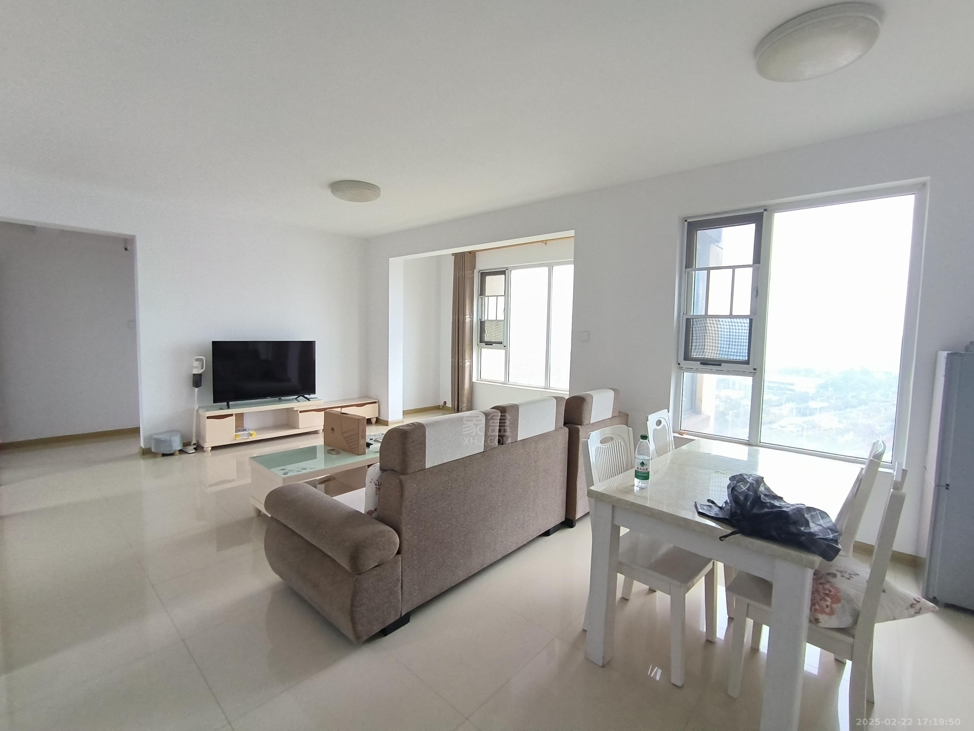 佳兆业金域天下三期 3室2厅2卫 1800.0元/月 佳兆业金域天下三期 3室2厅2卫 1800.0元/月室内图