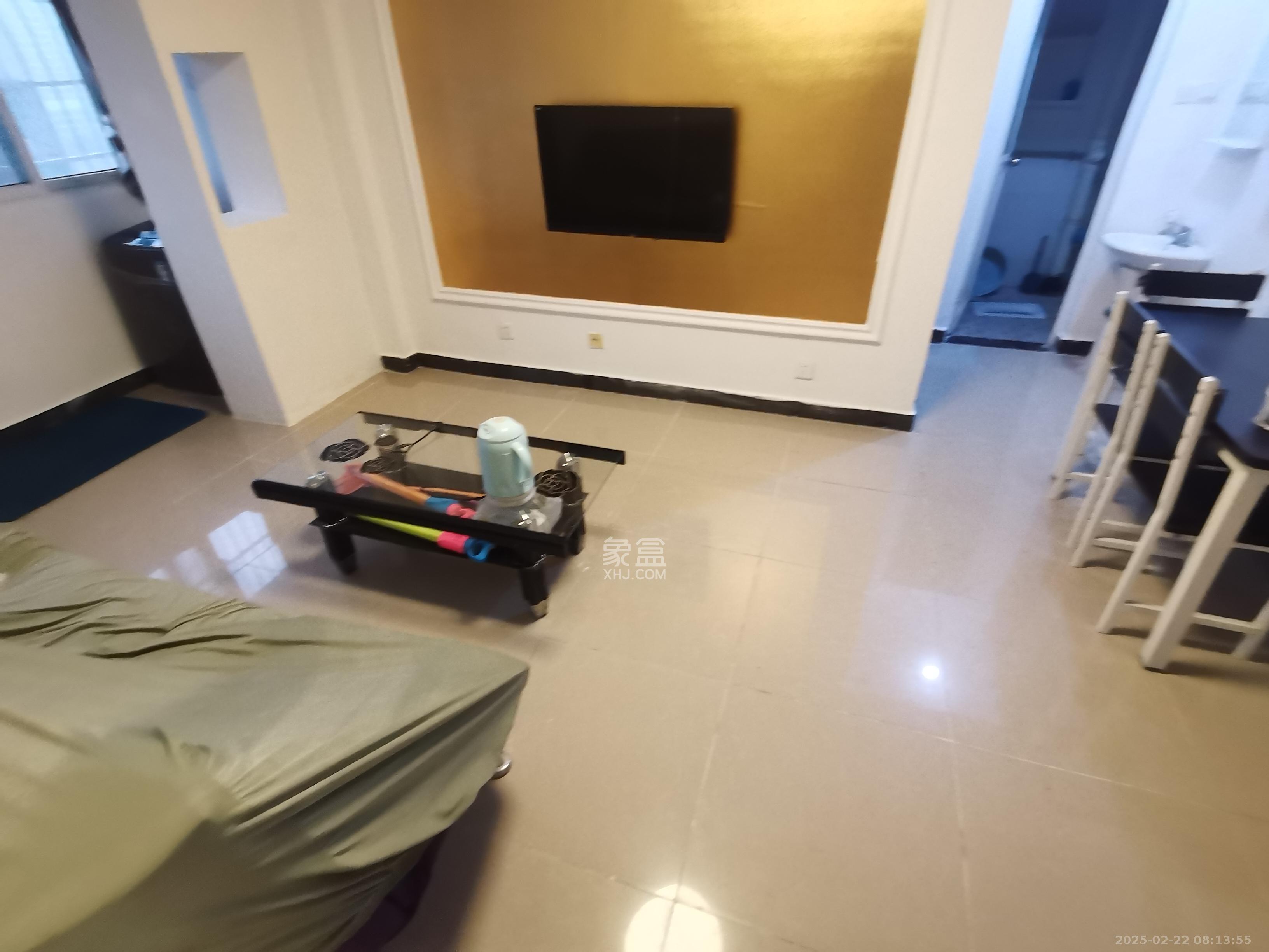 长房凤凰佳园  1室1厅1卫   1300.00元/月室内图1