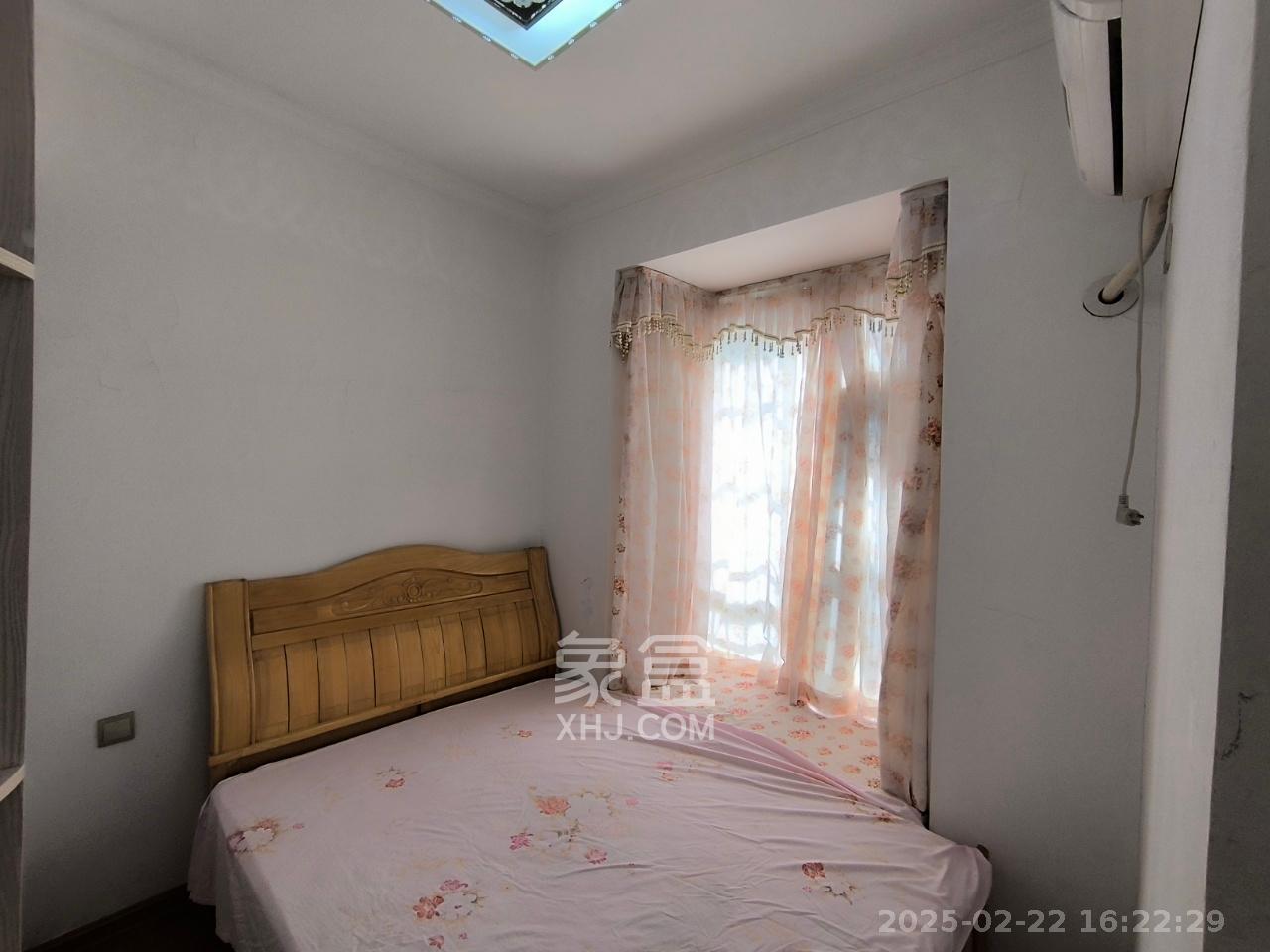 枫华府第 3室2厅2卫 2000.0元/月 枫华府第 3室2厅2卫 2000.0元/月室内图