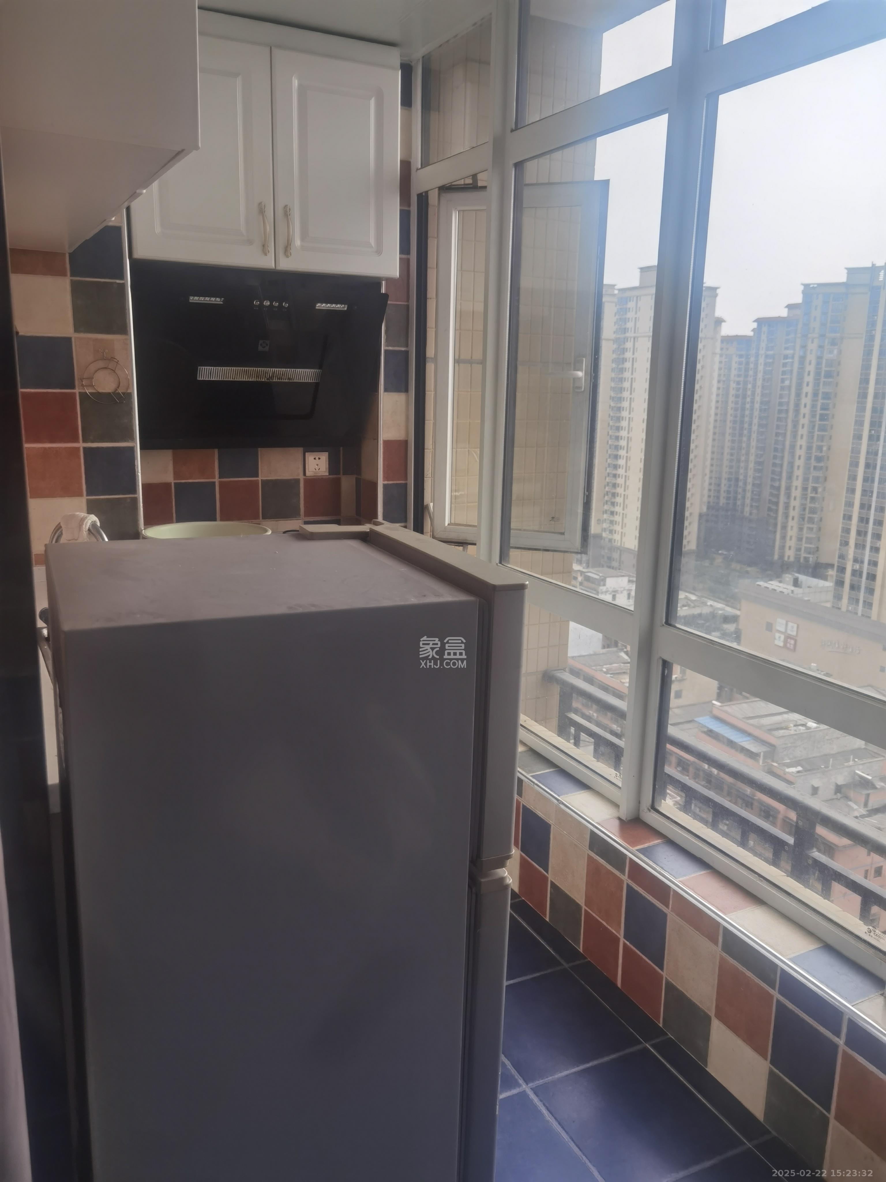 金鼎公园尚  1室1厅1卫    950.0元/月 金鼎公园尚  1室1厅1卫    950.0元/月室内图