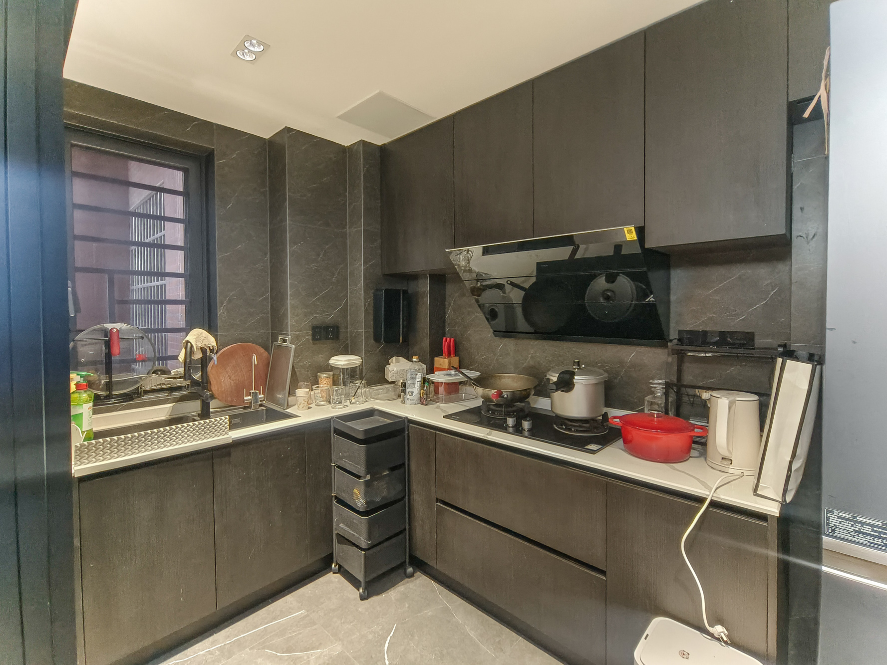 山水湾  4室2厅2卫    115.0万厨房