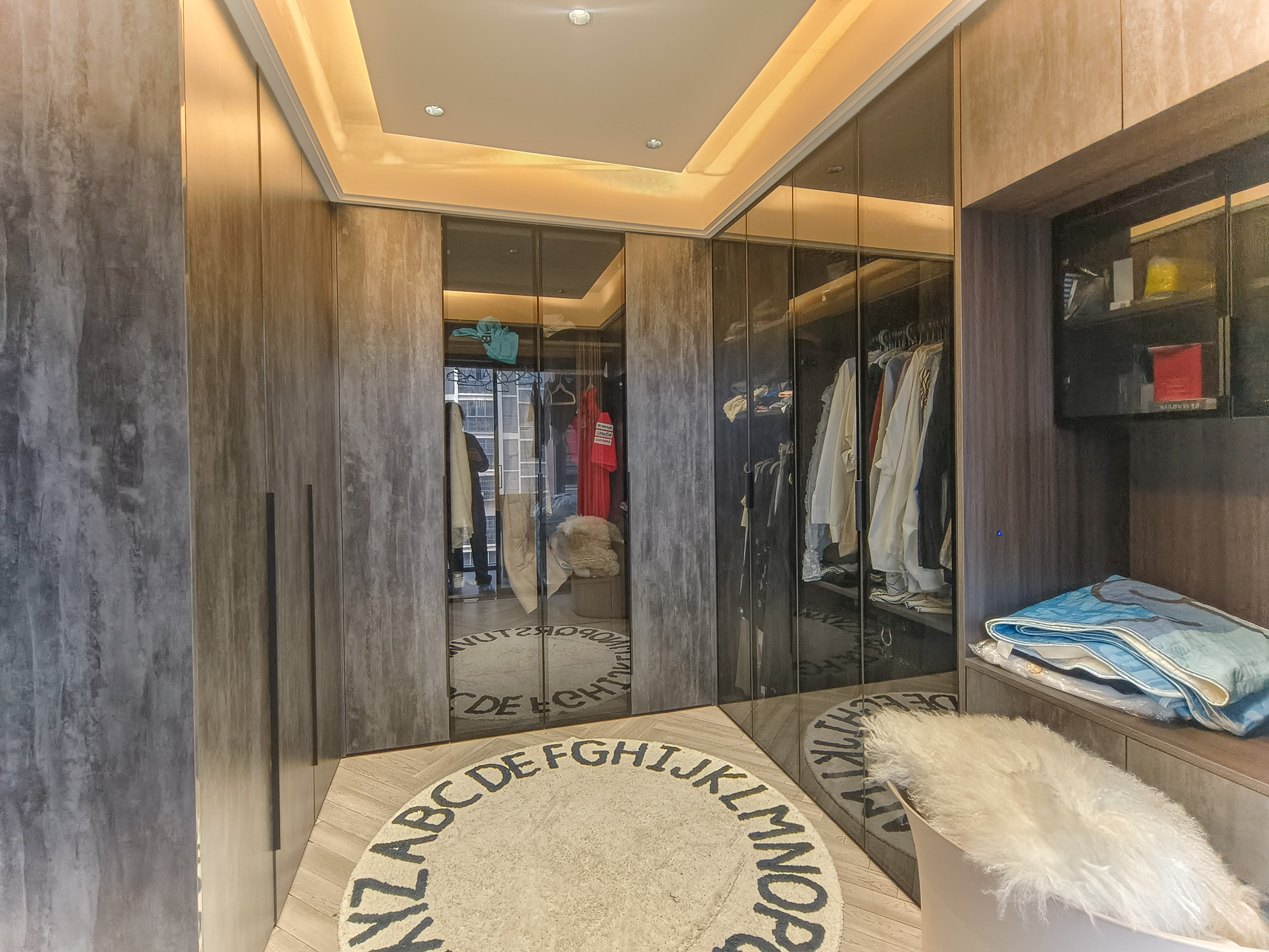 山水湾 4室2厅2卫 115.0万 山水湾 4室2厅2卫 115.0万卧室