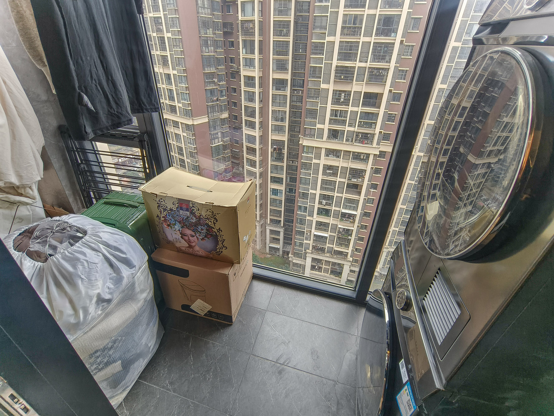 山水湾 4室2厅2卫 115.0万 山水湾 4室2厅2卫 115.0万阳台