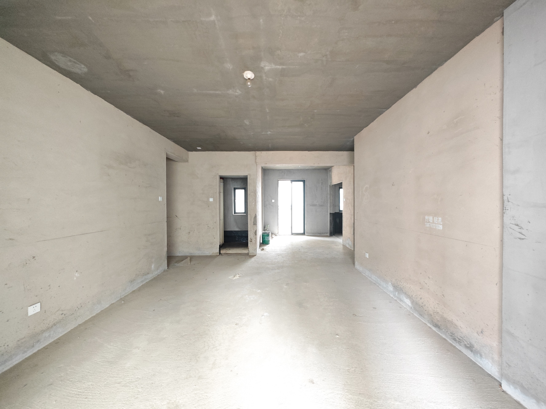 中建嘉和城  4室2厅1卫   115.00万客厅