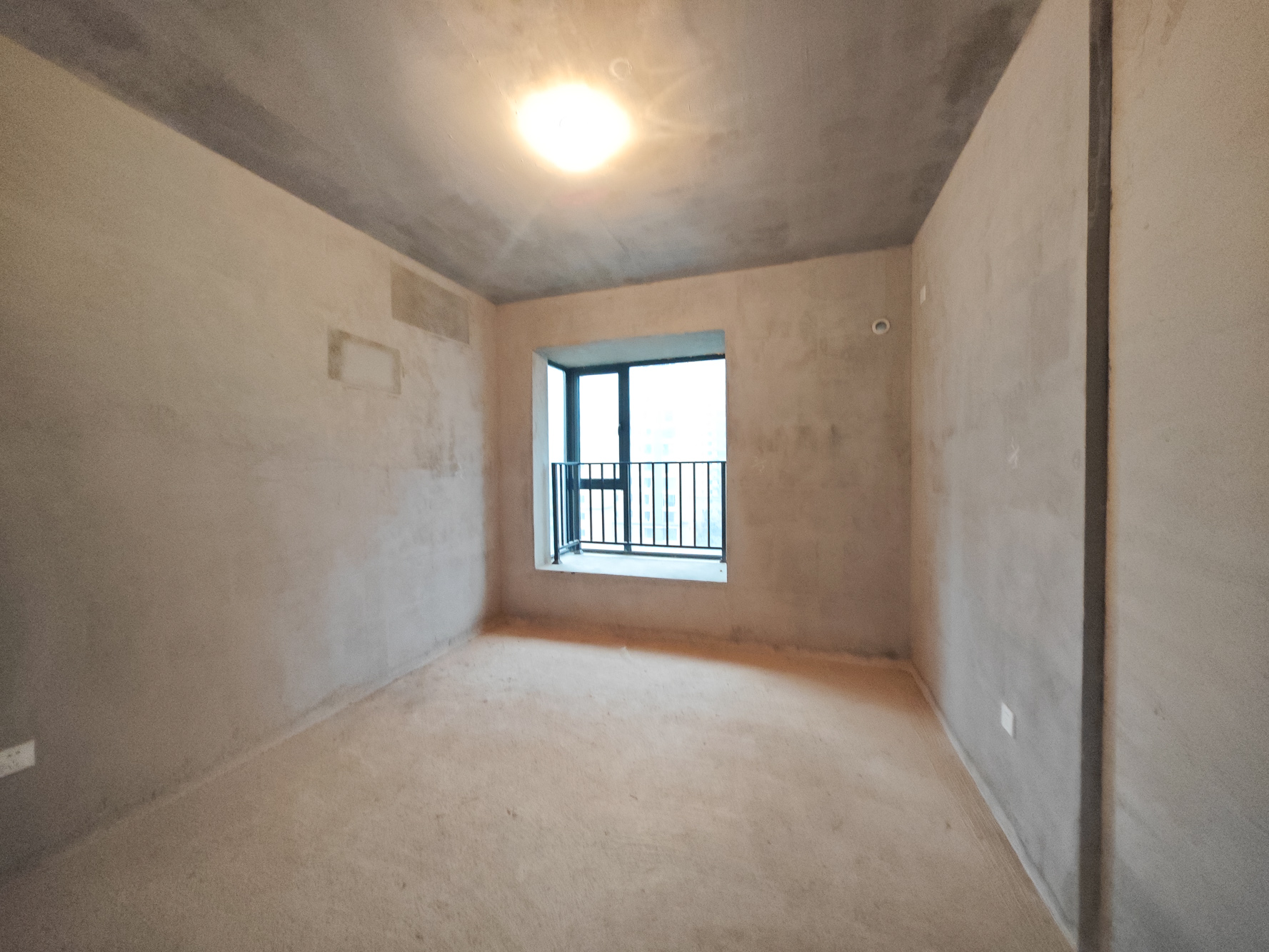 中建嘉和城  4室2厅2卫   110.00万卧室