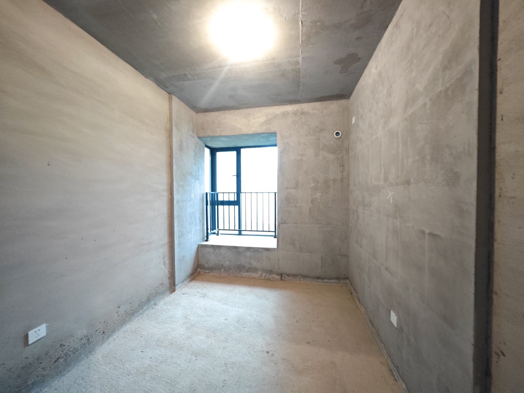 中建嘉和城  4室2厅2卫   110.00万卧室