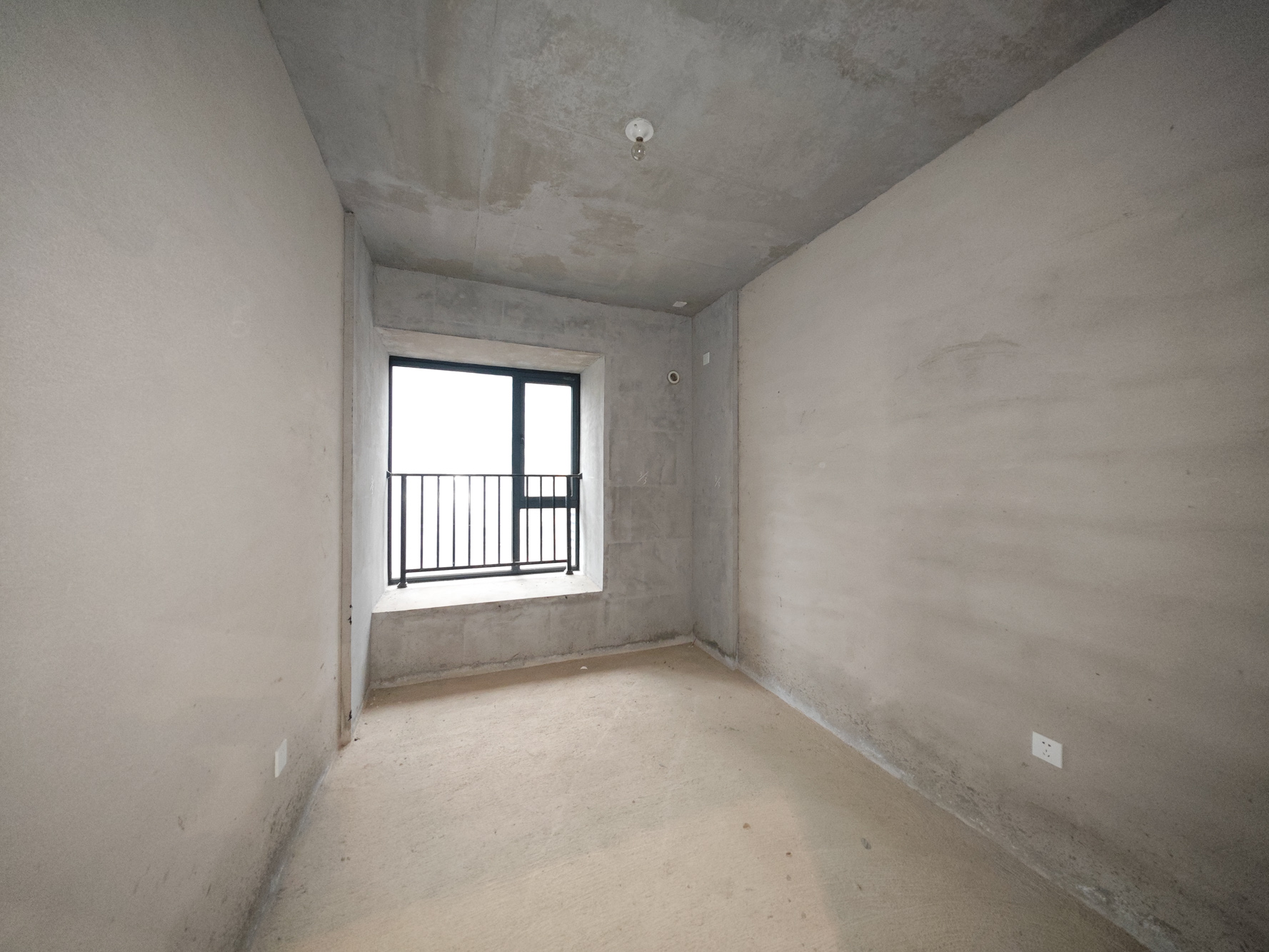 中建嘉和城  4室2厅2卫   110.00万卧室