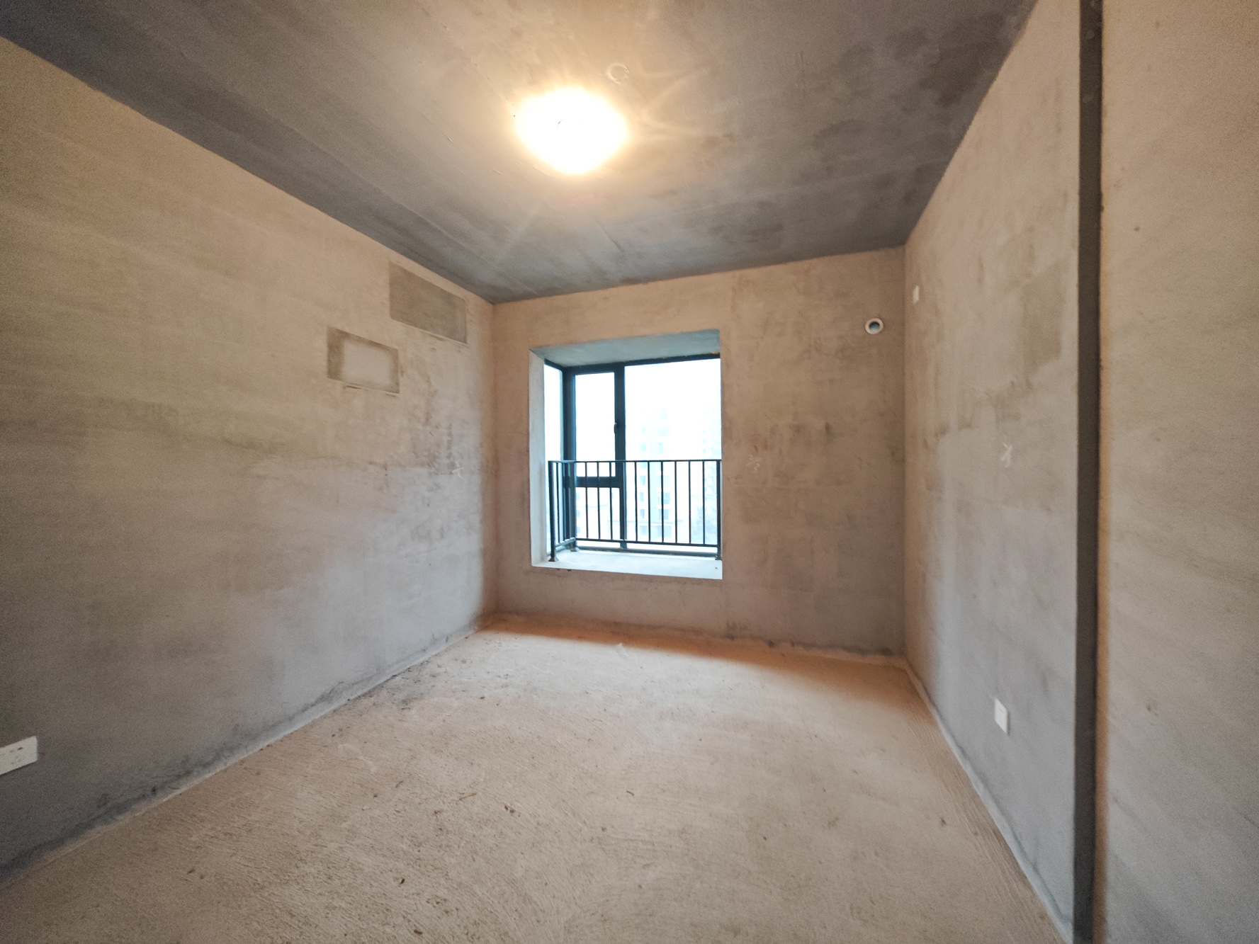 中建嘉和城  4室2厅2卫   110.00万卧室