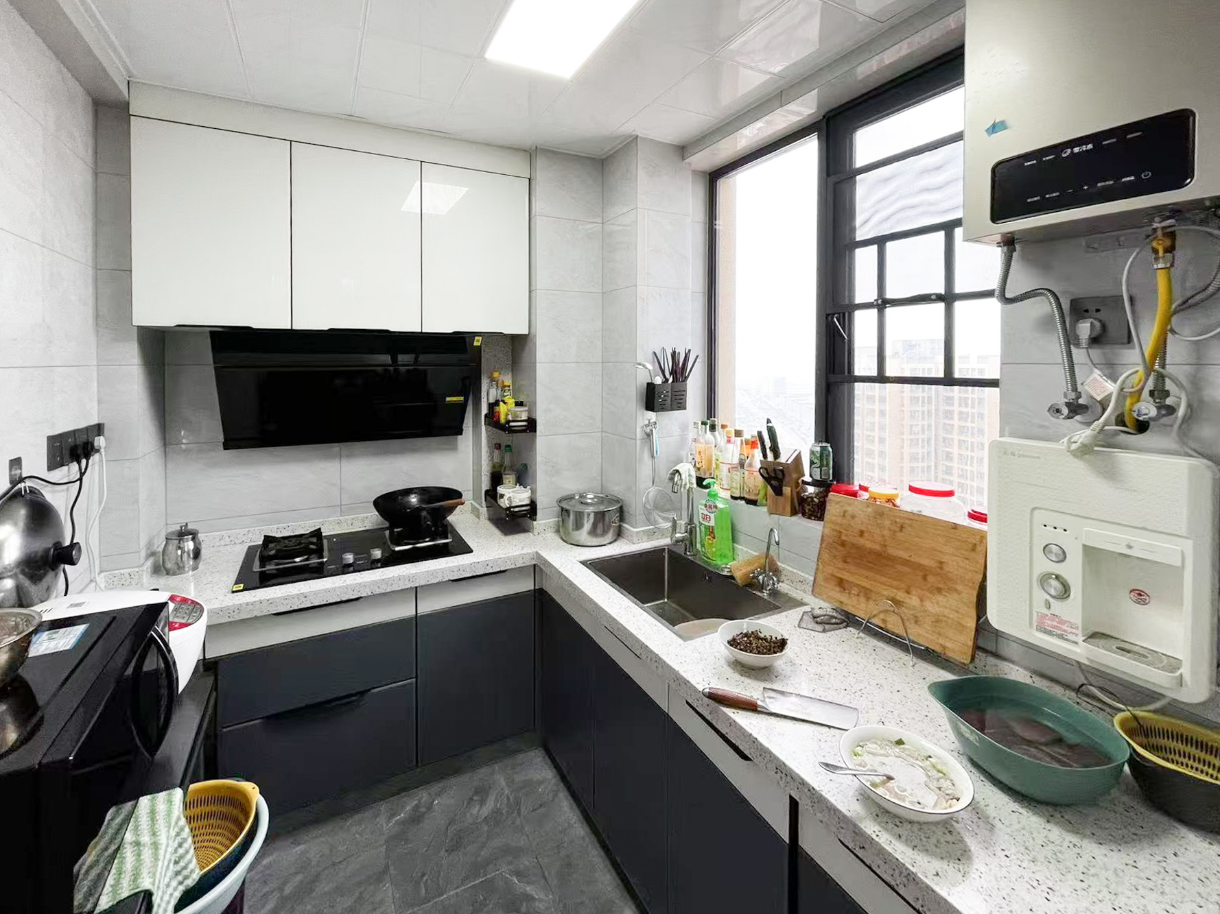 云栖国际  4室2厅2卫    77.0万 云栖国际  4室2厅2卫    77.0万厨房