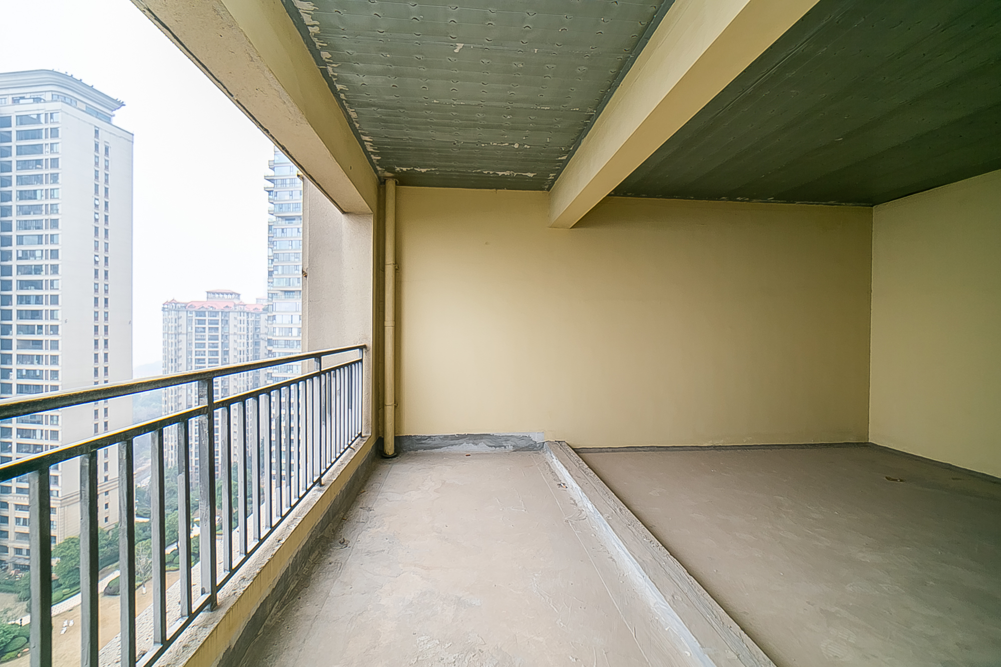 中建江山壹号  5室2厅4卫    650.0万 中建江山壹号  5室2厅4卫    650.0万卧室