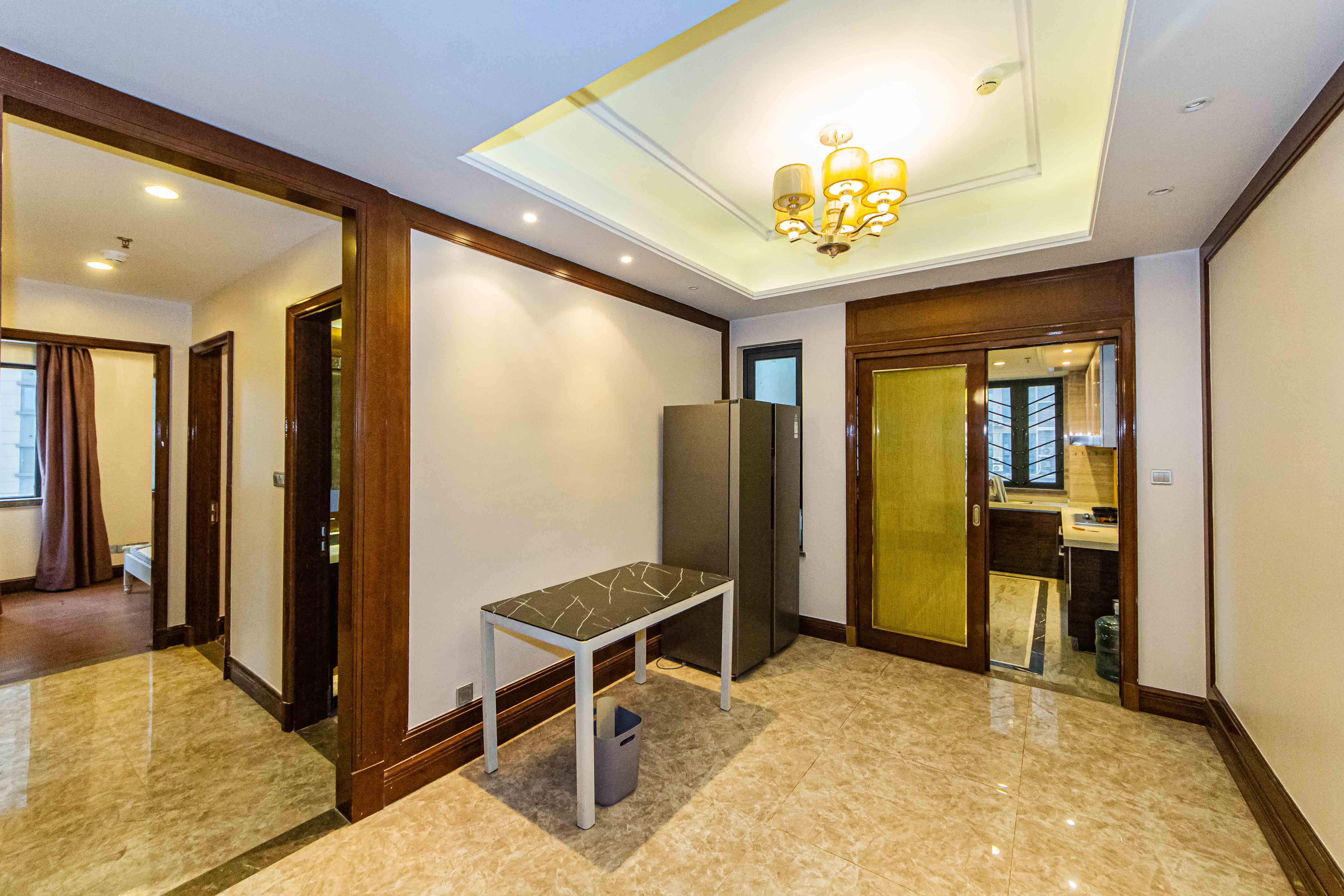 恒大御景半岛锦绣苑 4室2厅2卫 230.0万 恒大御景半岛锦绣苑 4室2厅2卫 230.0万客厅