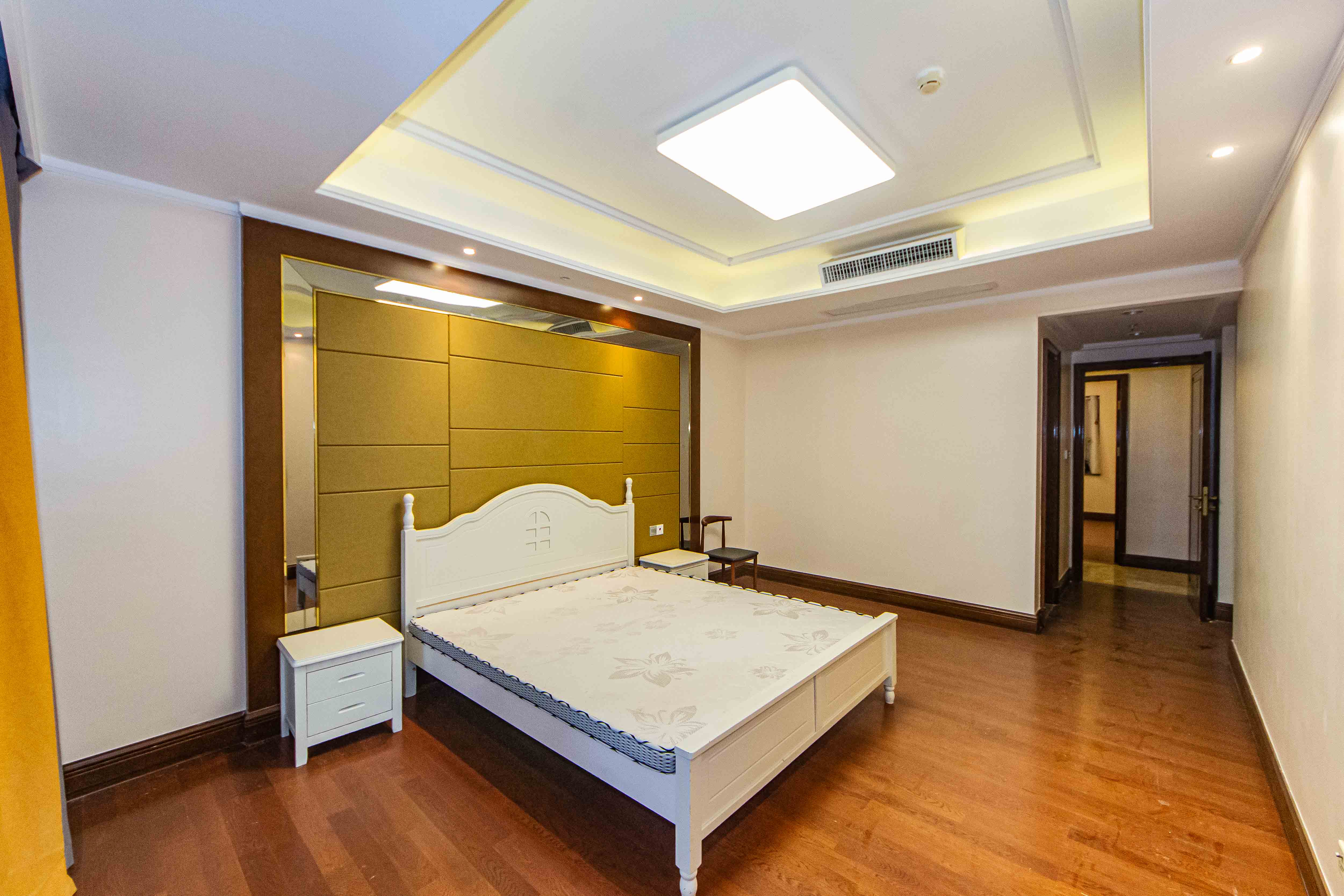 恒大御景半岛锦绣苑 4室2厅2卫 230.0万 恒大御景半岛锦绣苑 4室2厅2卫 230.0万卧室