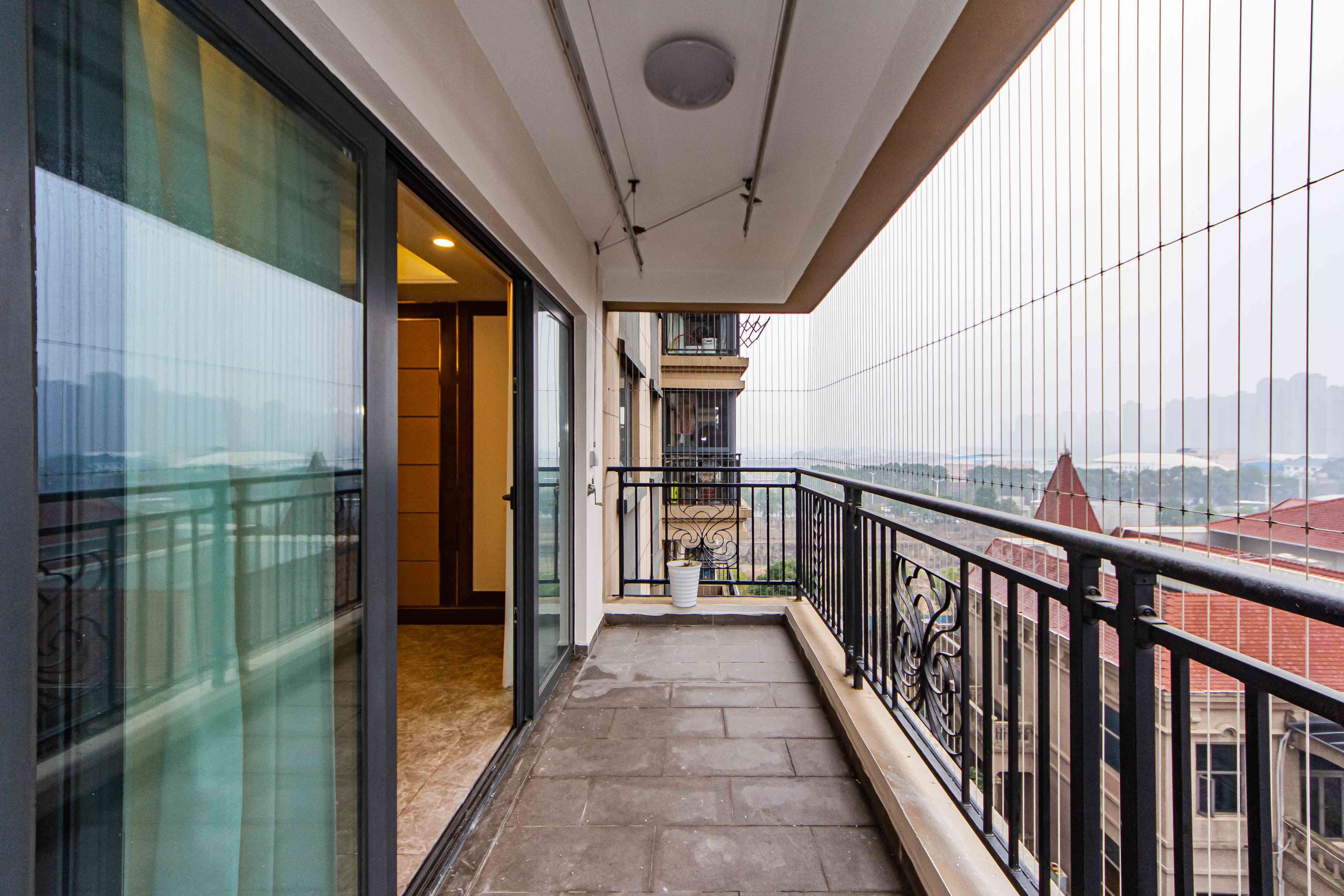 恒大御景半岛锦绣苑 4室2厅2卫 230.0万 恒大御景半岛锦绣苑 4室2厅2卫 230.0万阳台