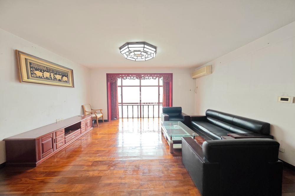 美林景园  4室2厅2卫    138.0万