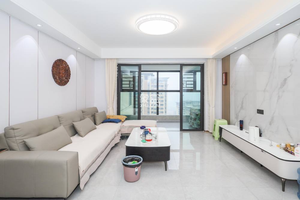 汉唐世家二期  3室2厅2卫    119.8万