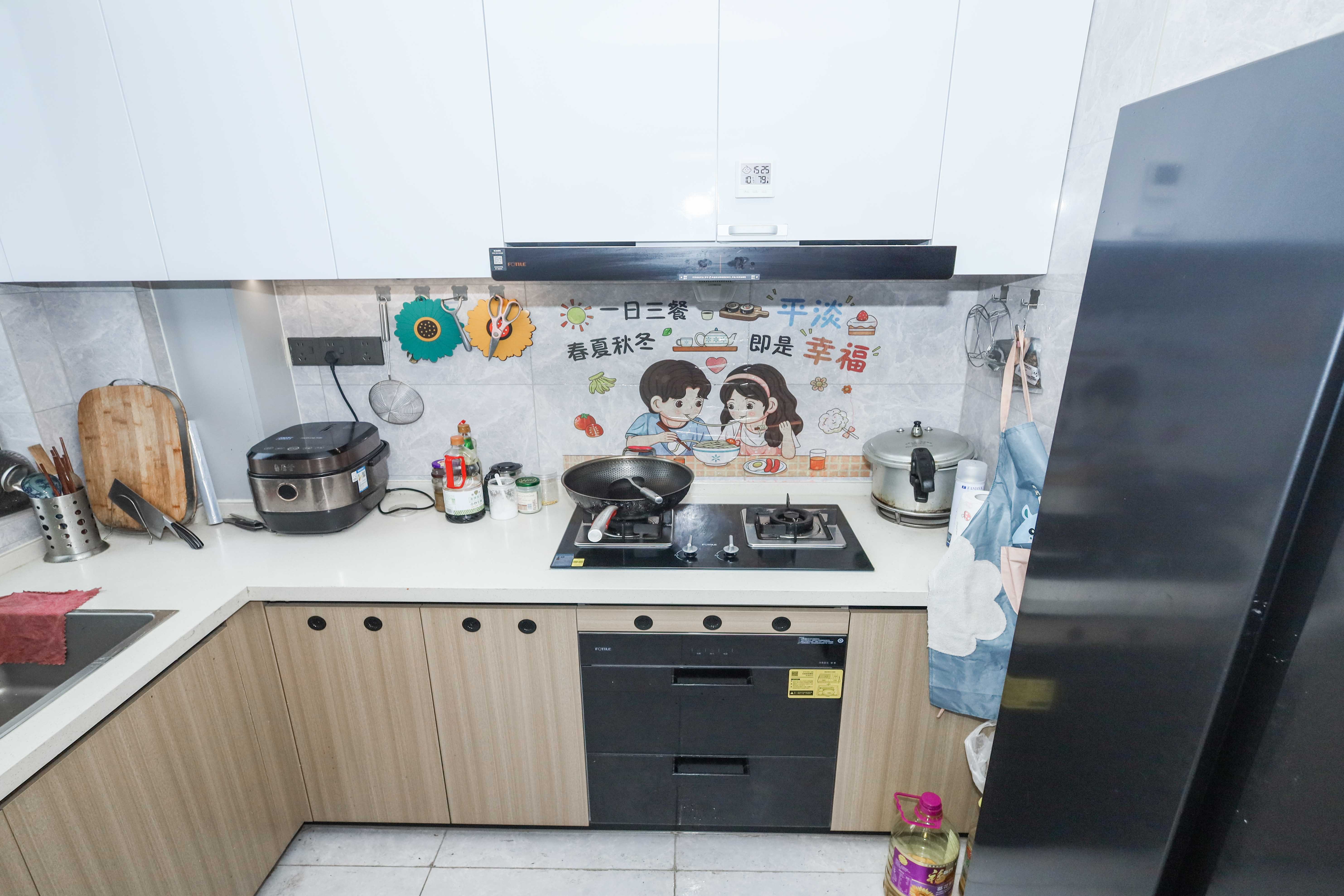 汉唐世家二期  3室2厅2卫   135.80万厨房