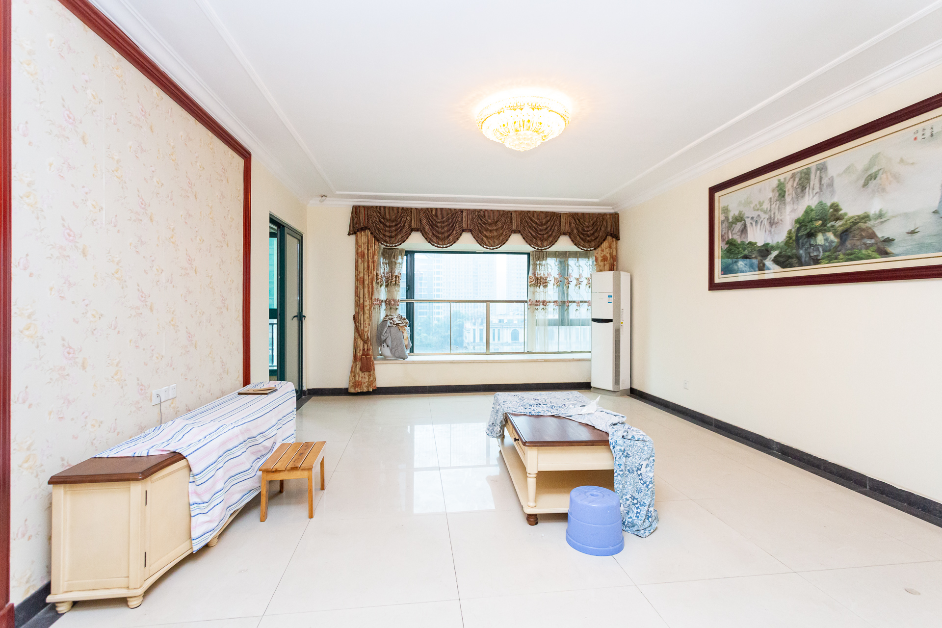 恒大名都  4室2厅4卫    136.0万 恒大名都  4室2厅4卫    136.0万