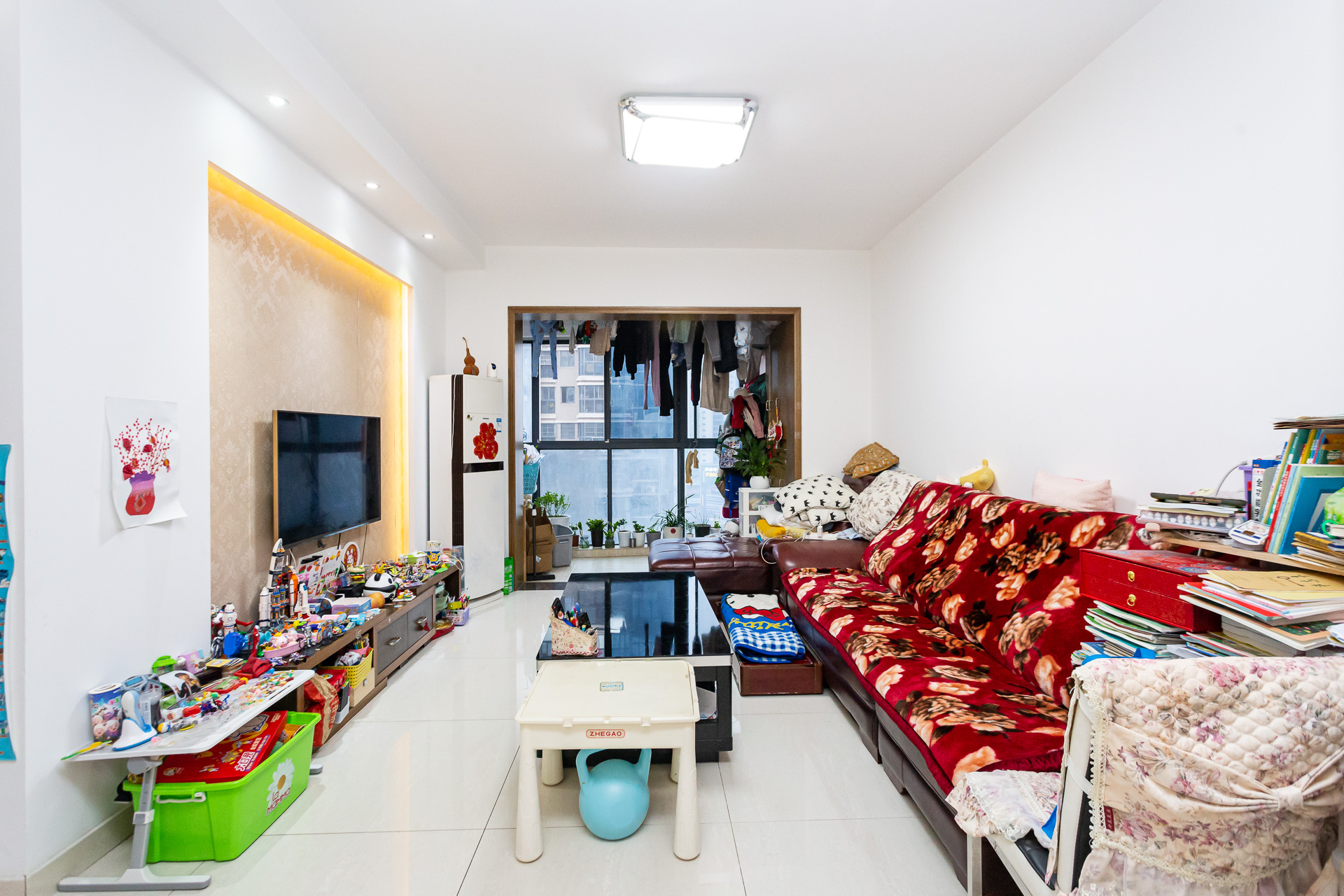 名家翡翠花园 3室2厅1卫 69.5万 名家翡翠花园 3室2厅1卫 69.5万客厅