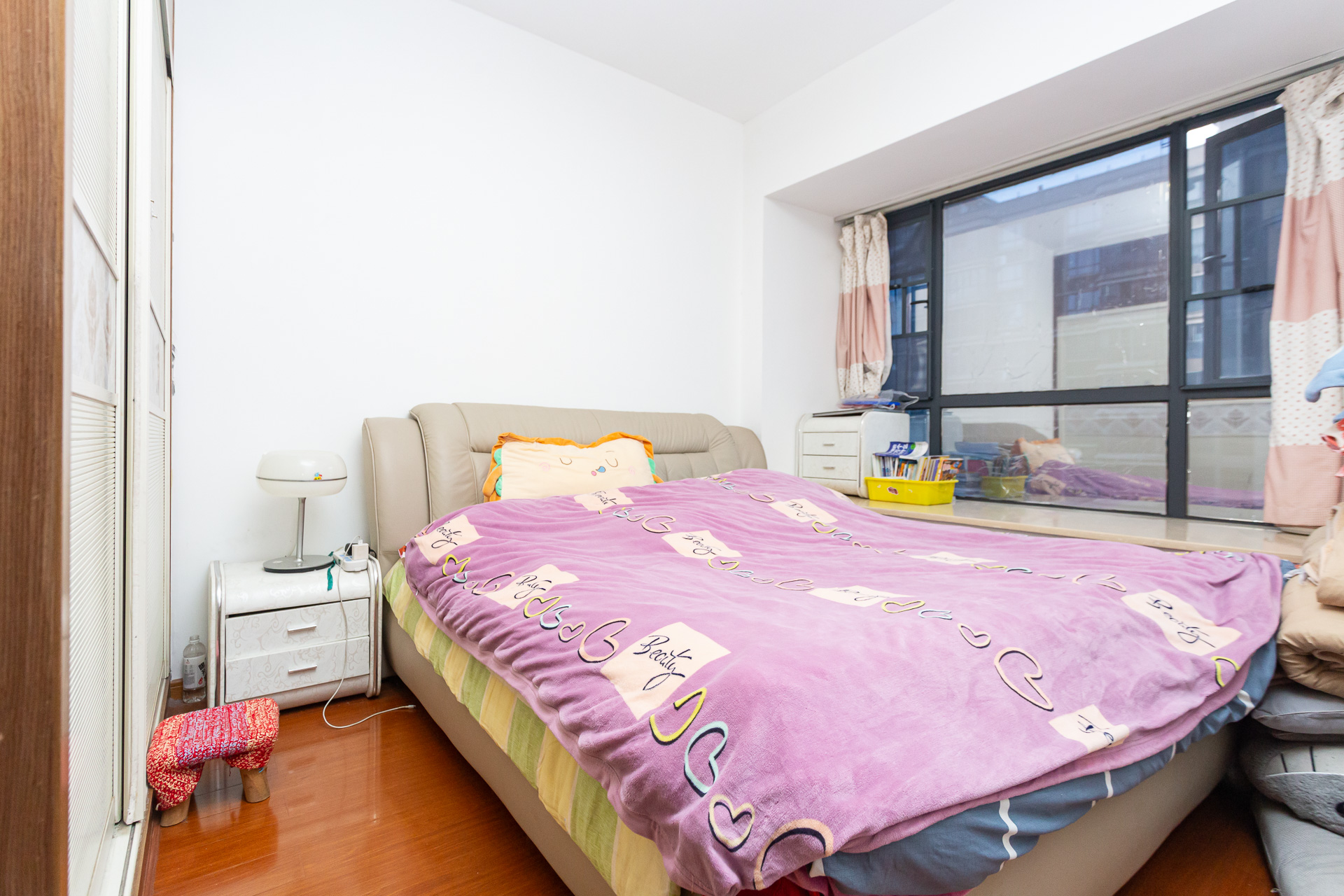 名家翡翠花园 3室2厅1卫 69.5万 名家翡翠花园 3室2厅1卫 69.5万卧室