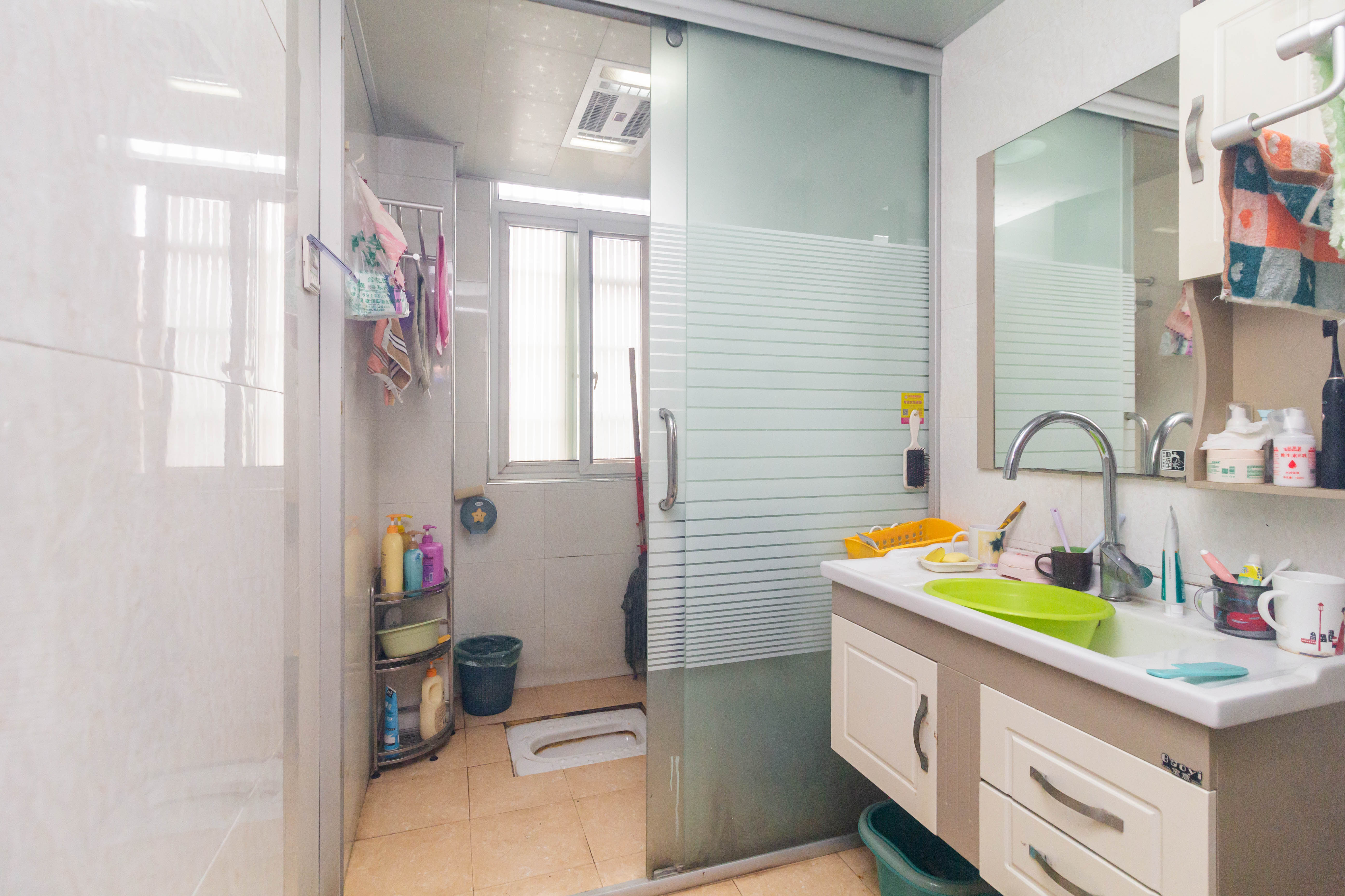 星城国际 4室3厅4卫 96.0万 星城国际 4室3厅4卫 96.0万卫生间