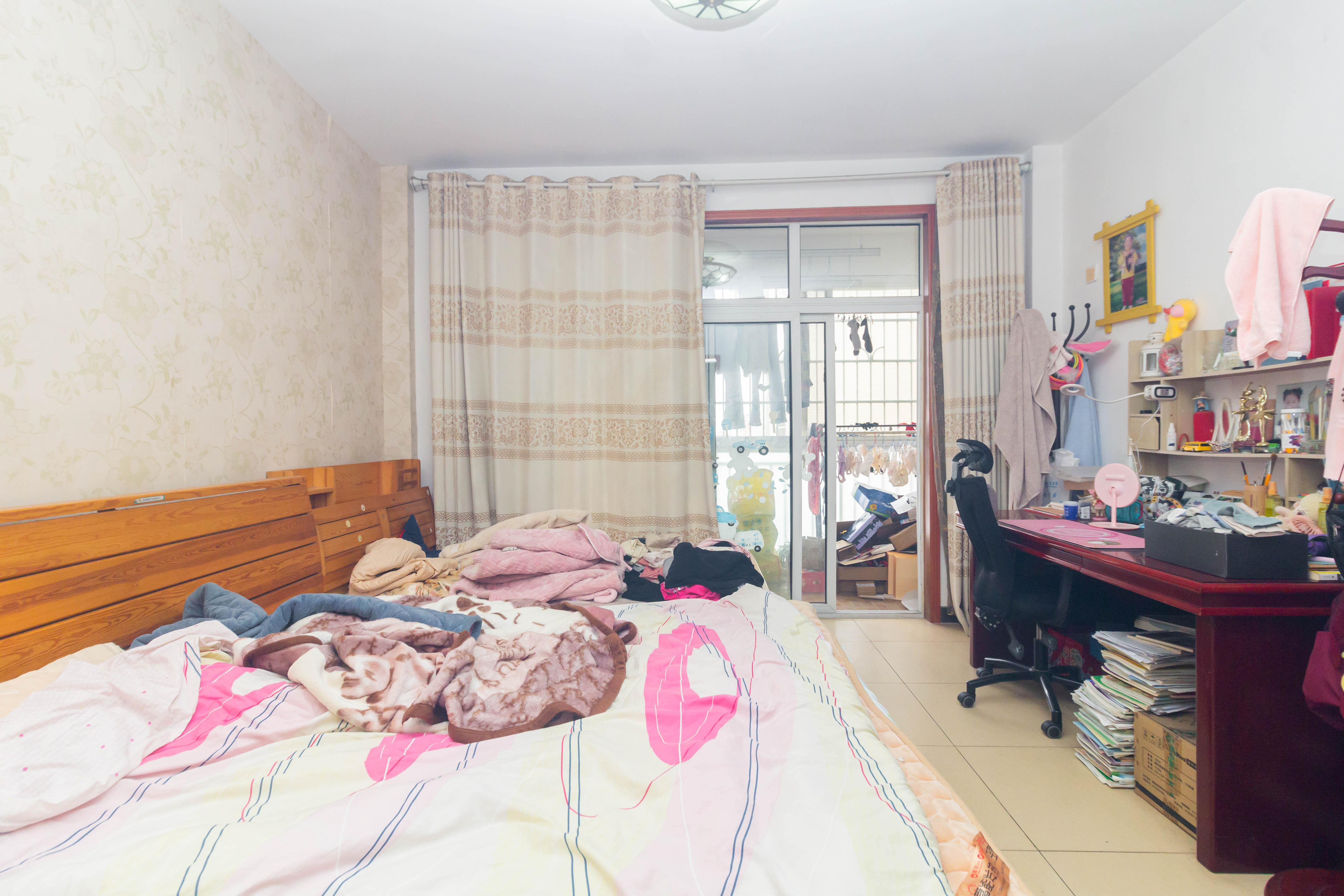 星城国际 4室3厅4卫 96.0万 星城国际 4室3厅4卫 96.0万卧室