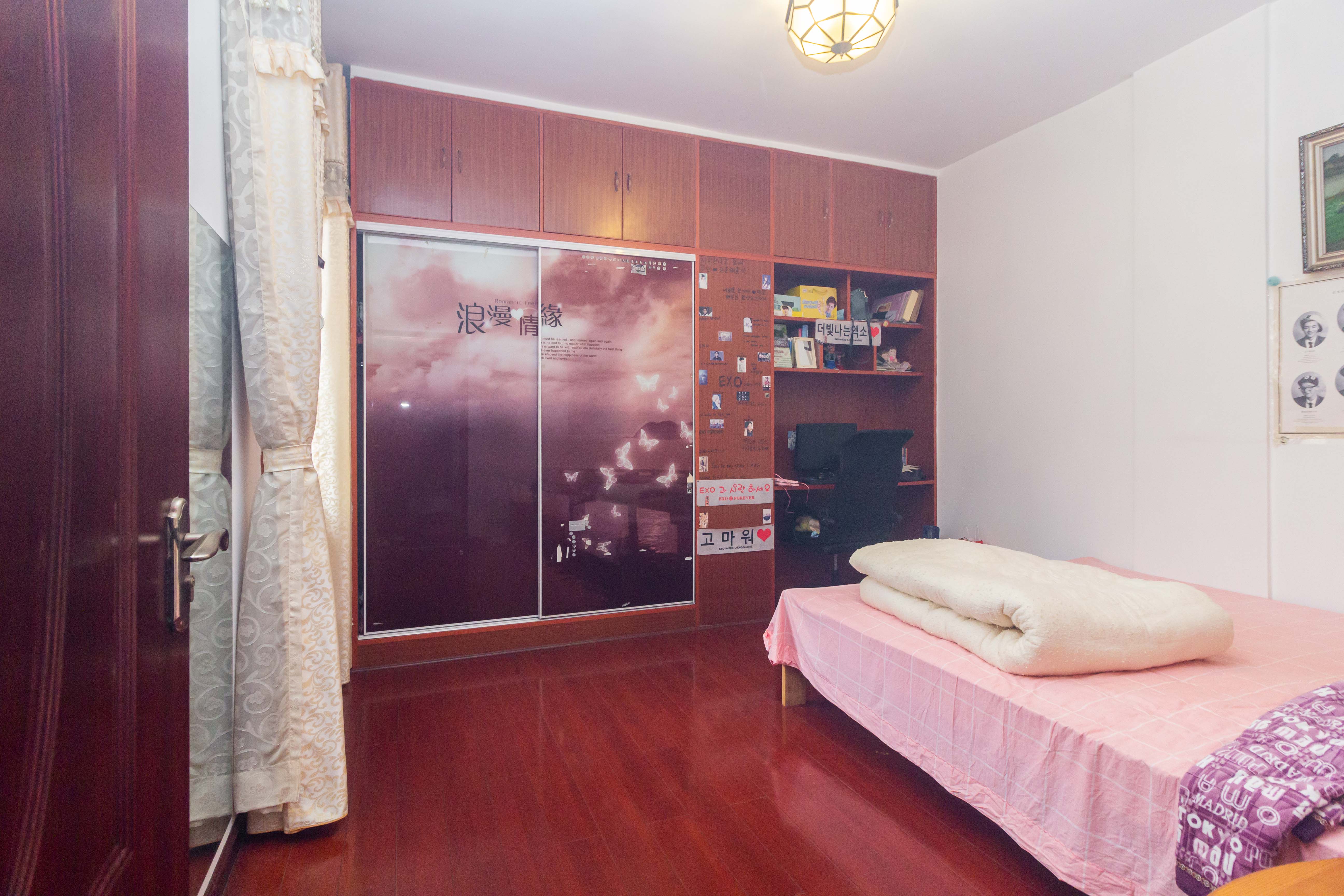 星城国际 4室3厅4卫 96.0万 星城国际 4室3厅4卫 96.0万卧室