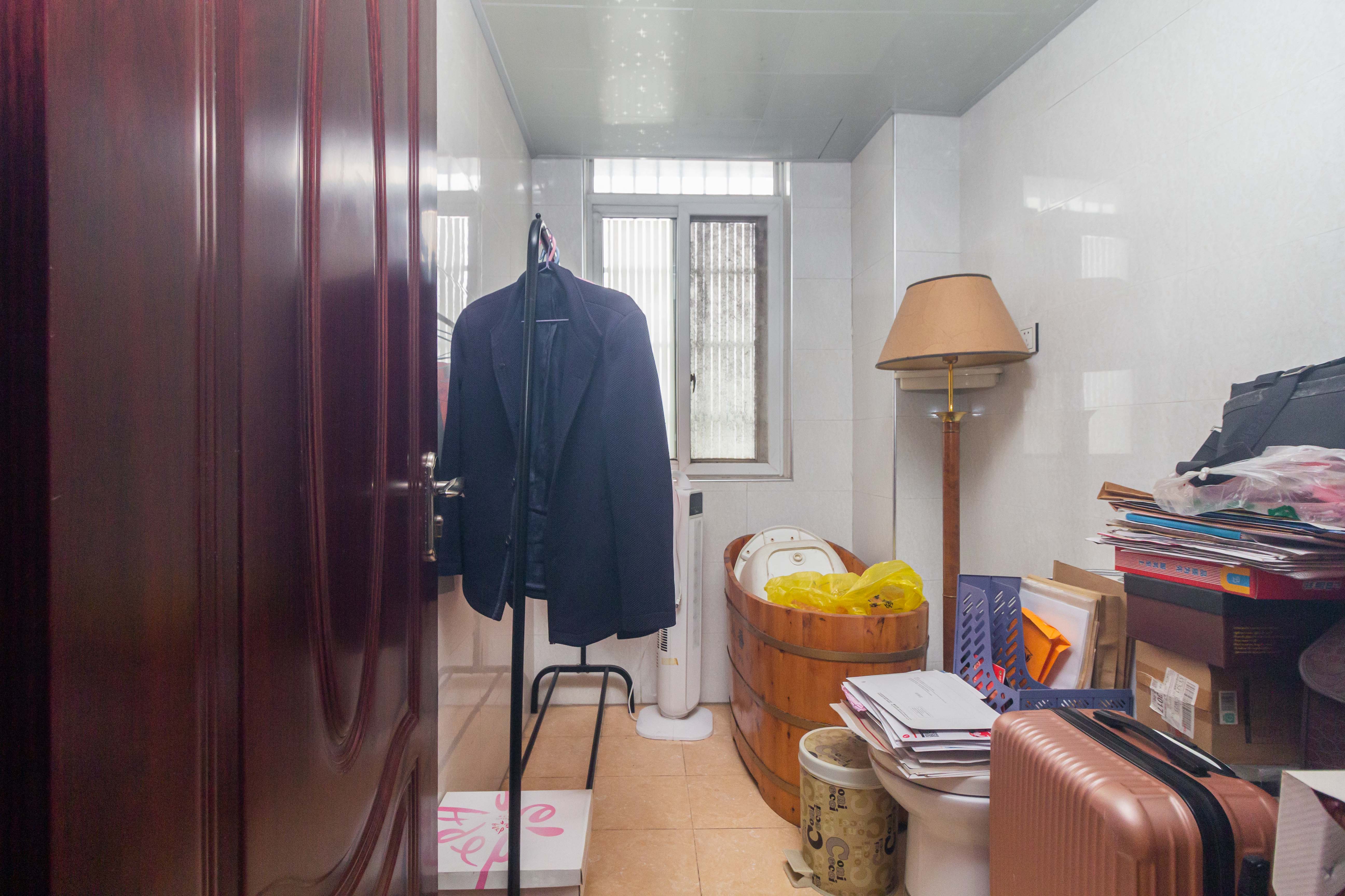 星城国际 4室3厅4卫 96.0万 星城国际 4室3厅4卫 96.0万卧室