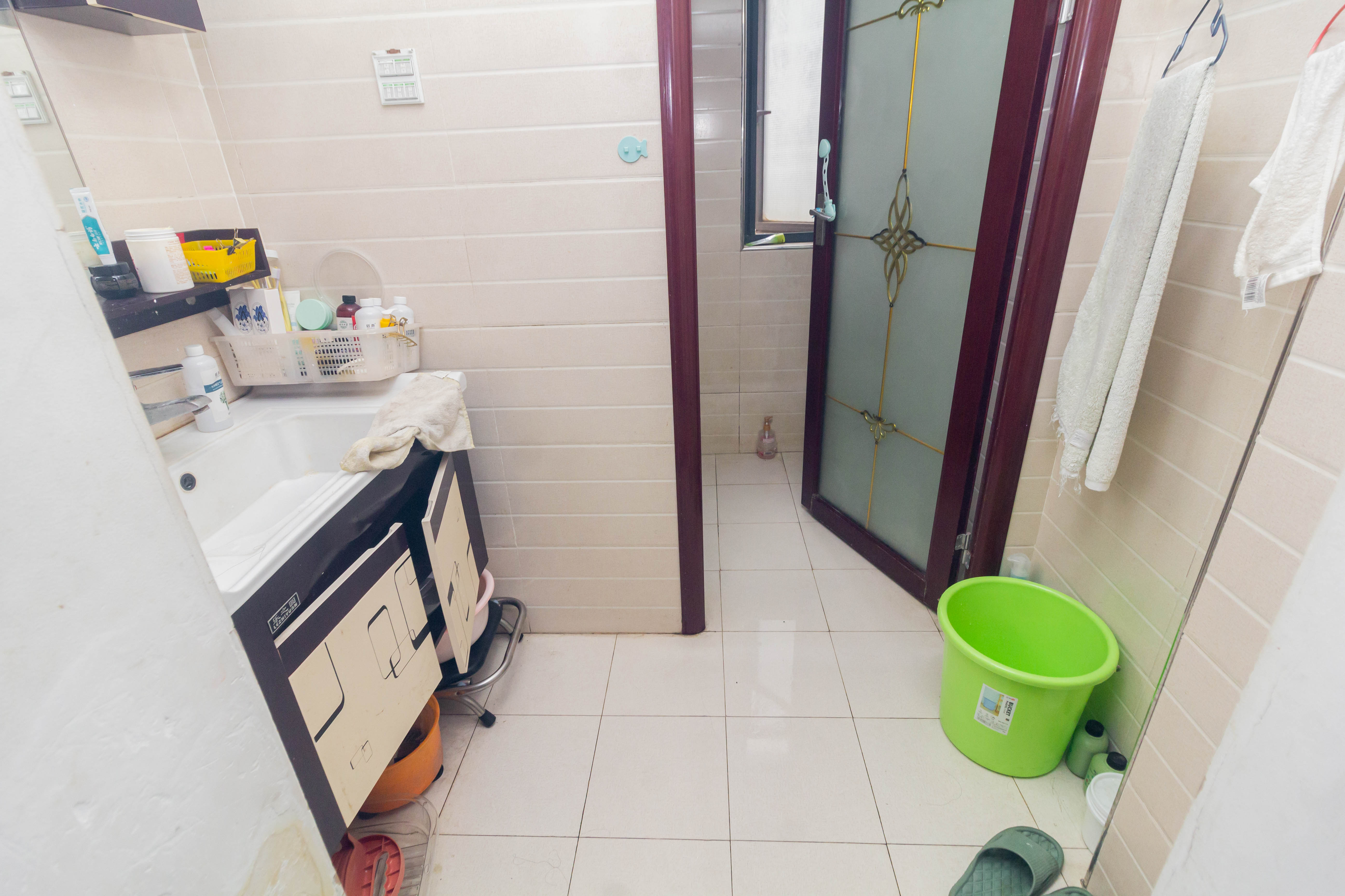 中国铁建国际城一期  3室2厅2卫    60.8万 中国铁建国际城一期  3室2厅2卫    60.8万卫生间