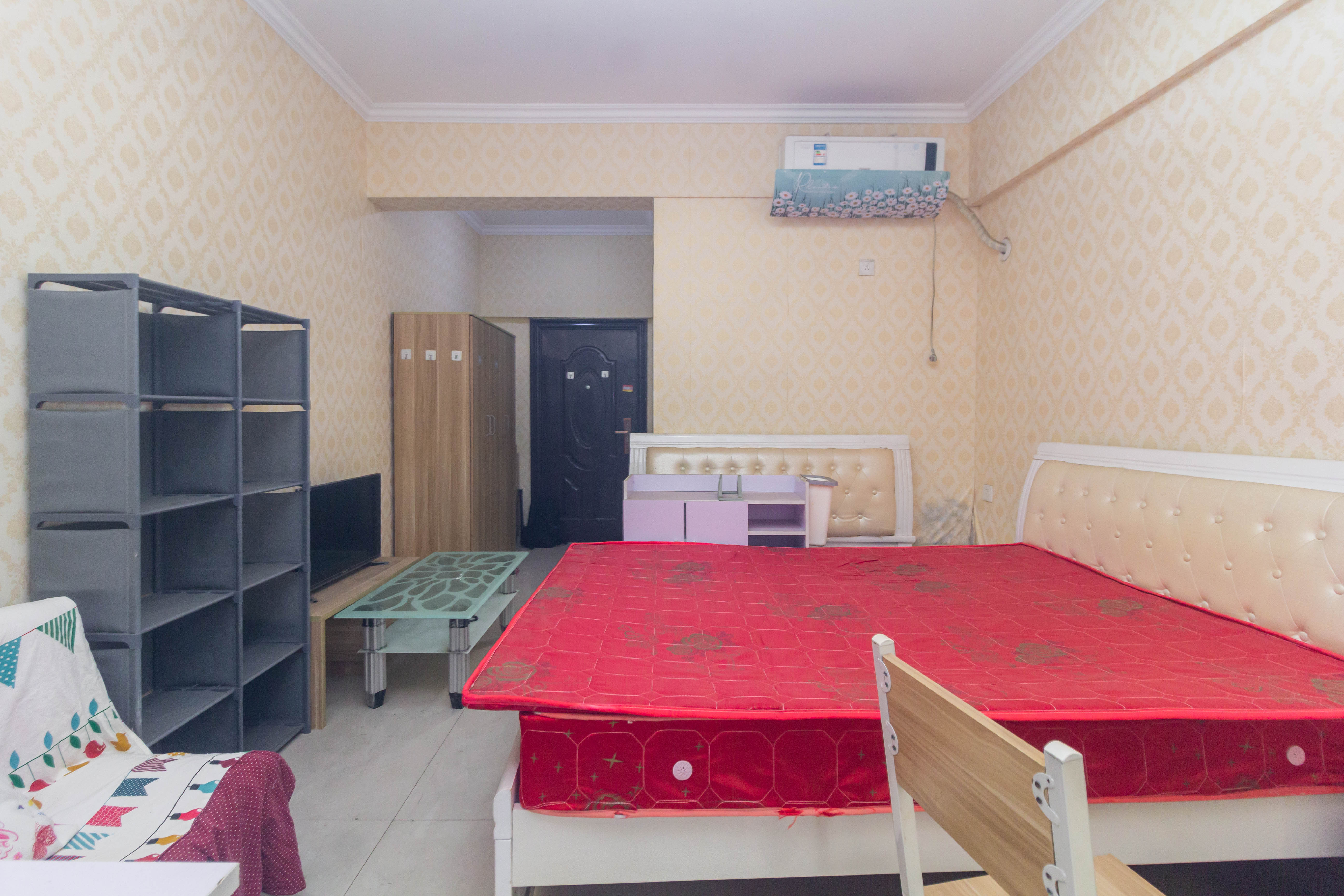 爵士湘 1室1厅1卫 25.0万 爵士湘 1室1厅1卫 25.0万客厅