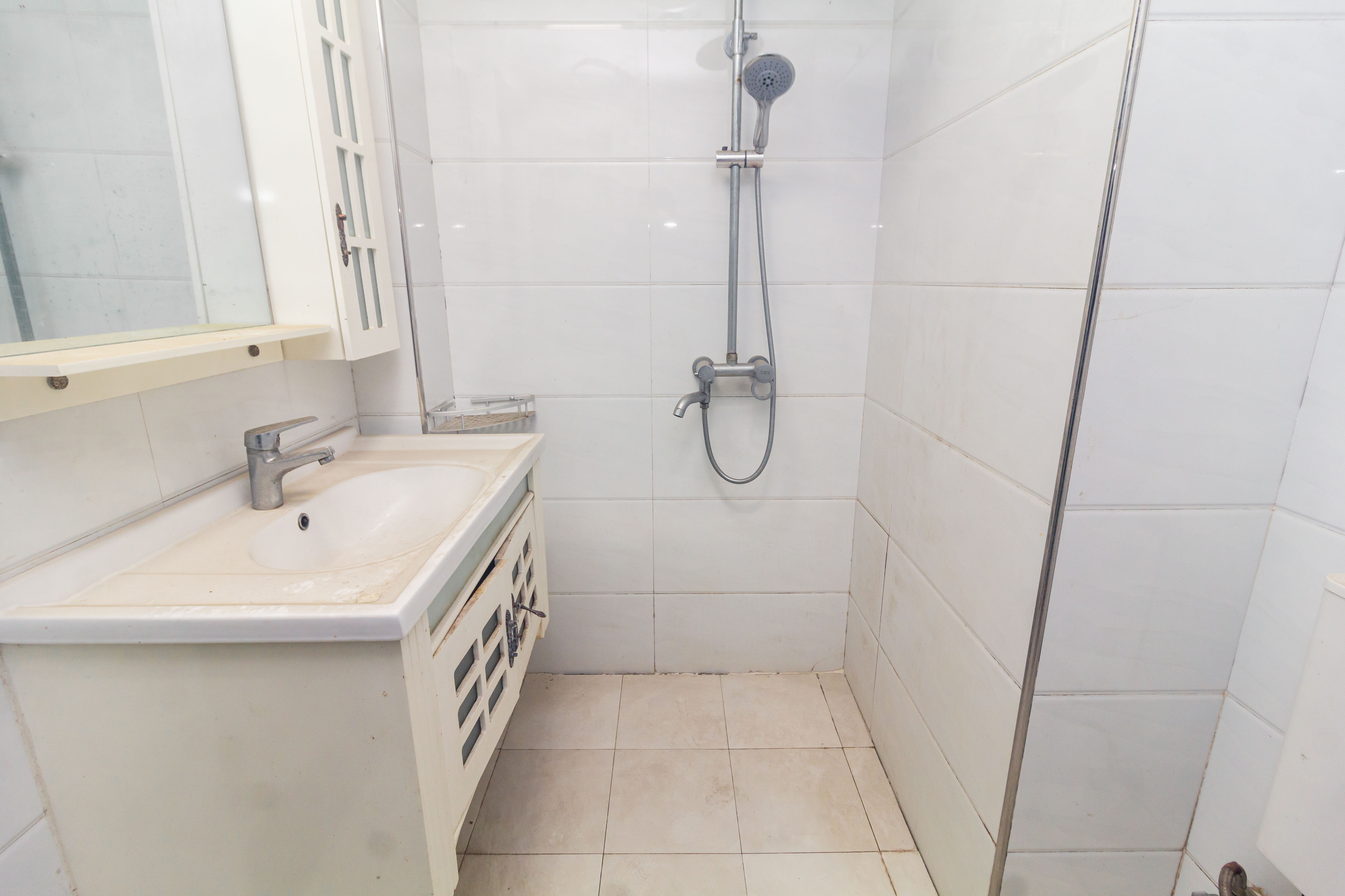 爵士湘 1室1厅1卫 25.0万 爵士湘 1室1厅1卫 25.0万卫生间