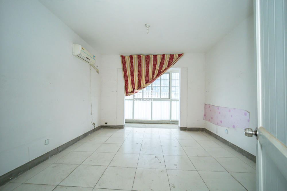 开源鑫景  4室2厅1卫    66.0万