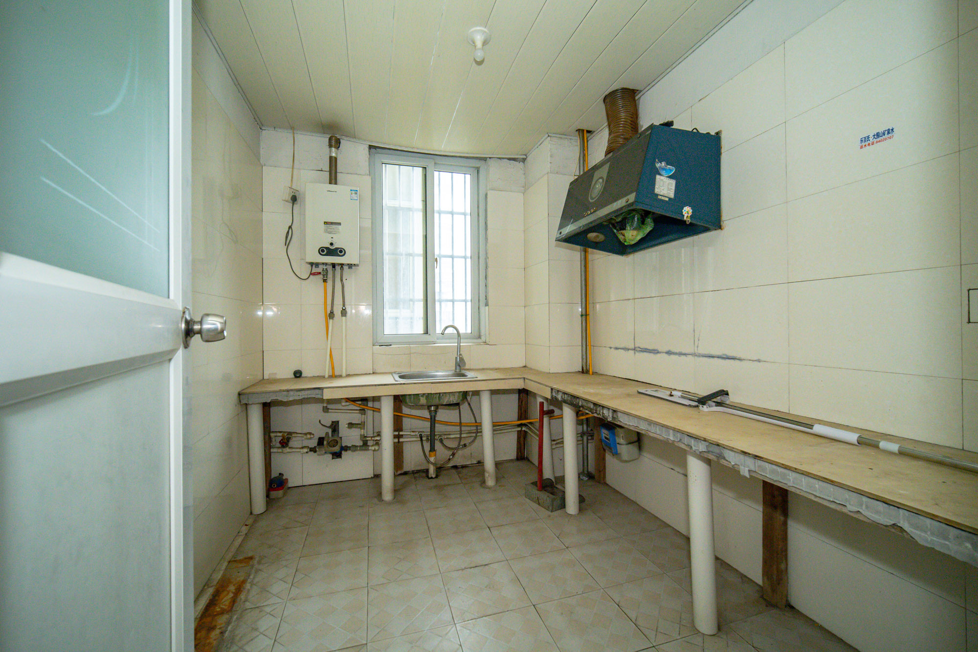 开源鑫景 4室2厅1卫 66.0万 开源鑫景 4室2厅1卫 66.0万厨房