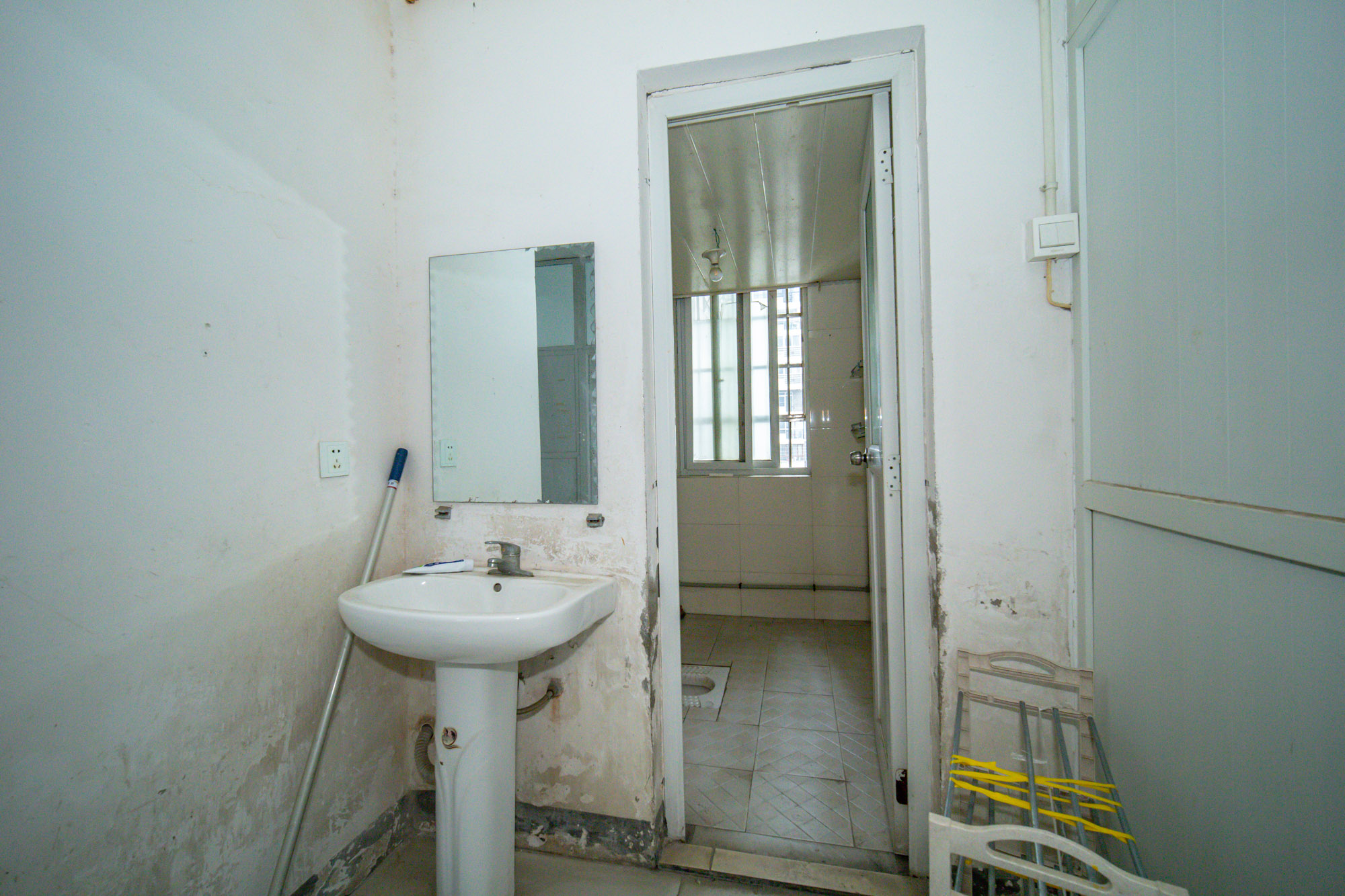 开源鑫景 4室2厅1卫 66.0万 开源鑫景 4室2厅1卫 66.0万卫生间