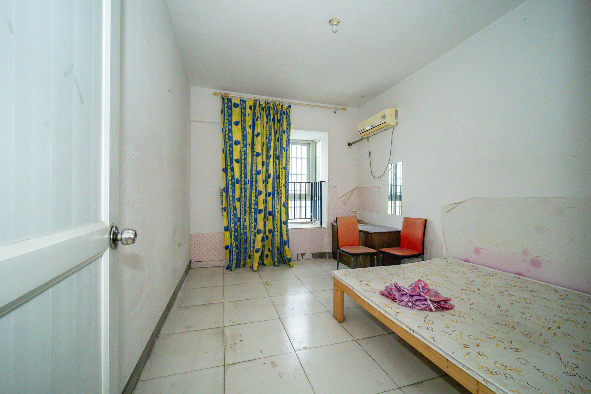 开源鑫景 4室2厅1卫 66.0万 开源鑫景 4室2厅1卫 66.0万卧室