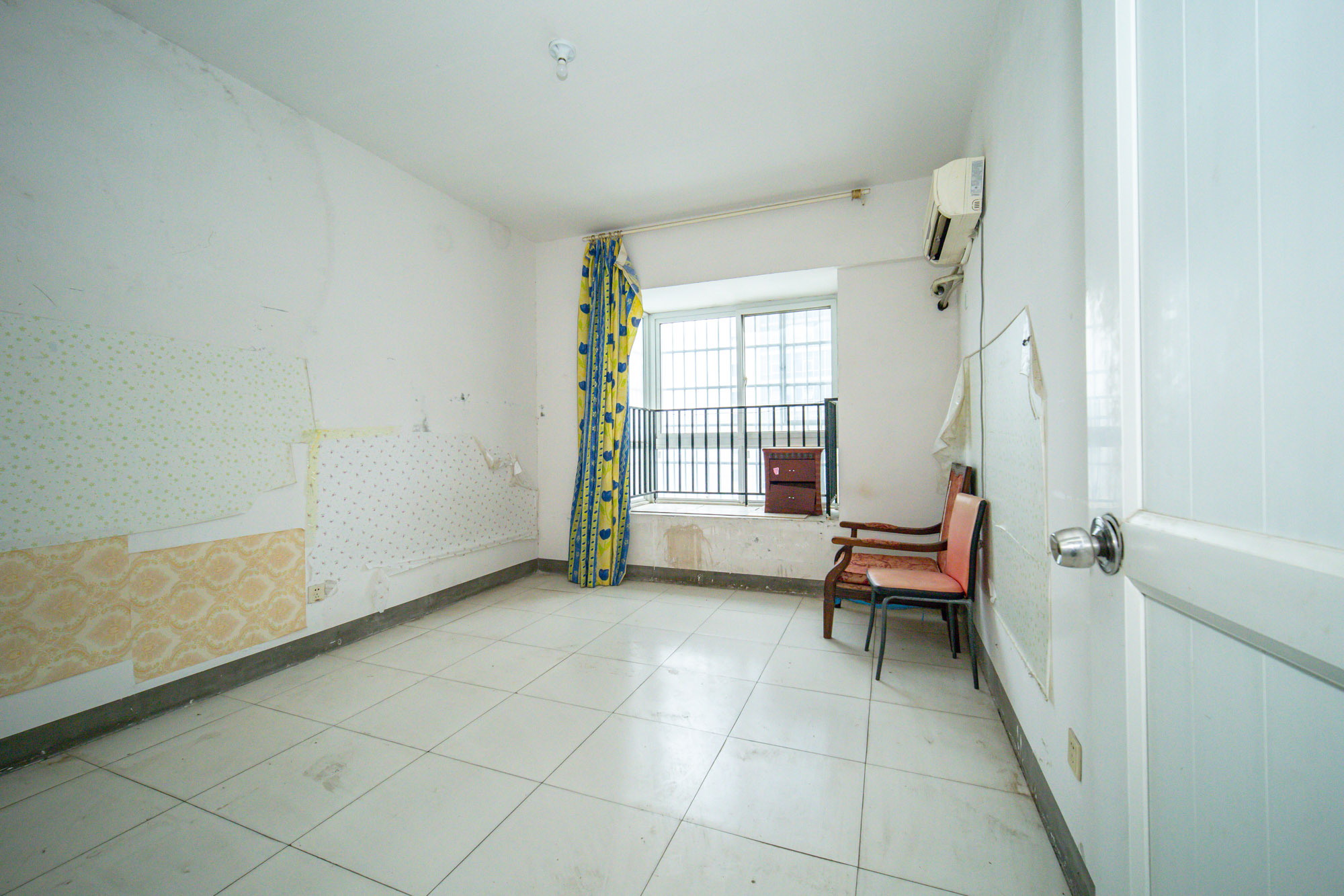 开源鑫景 4室2厅1卫 66.0万 开源鑫景 4室2厅1卫 66.0万卧室